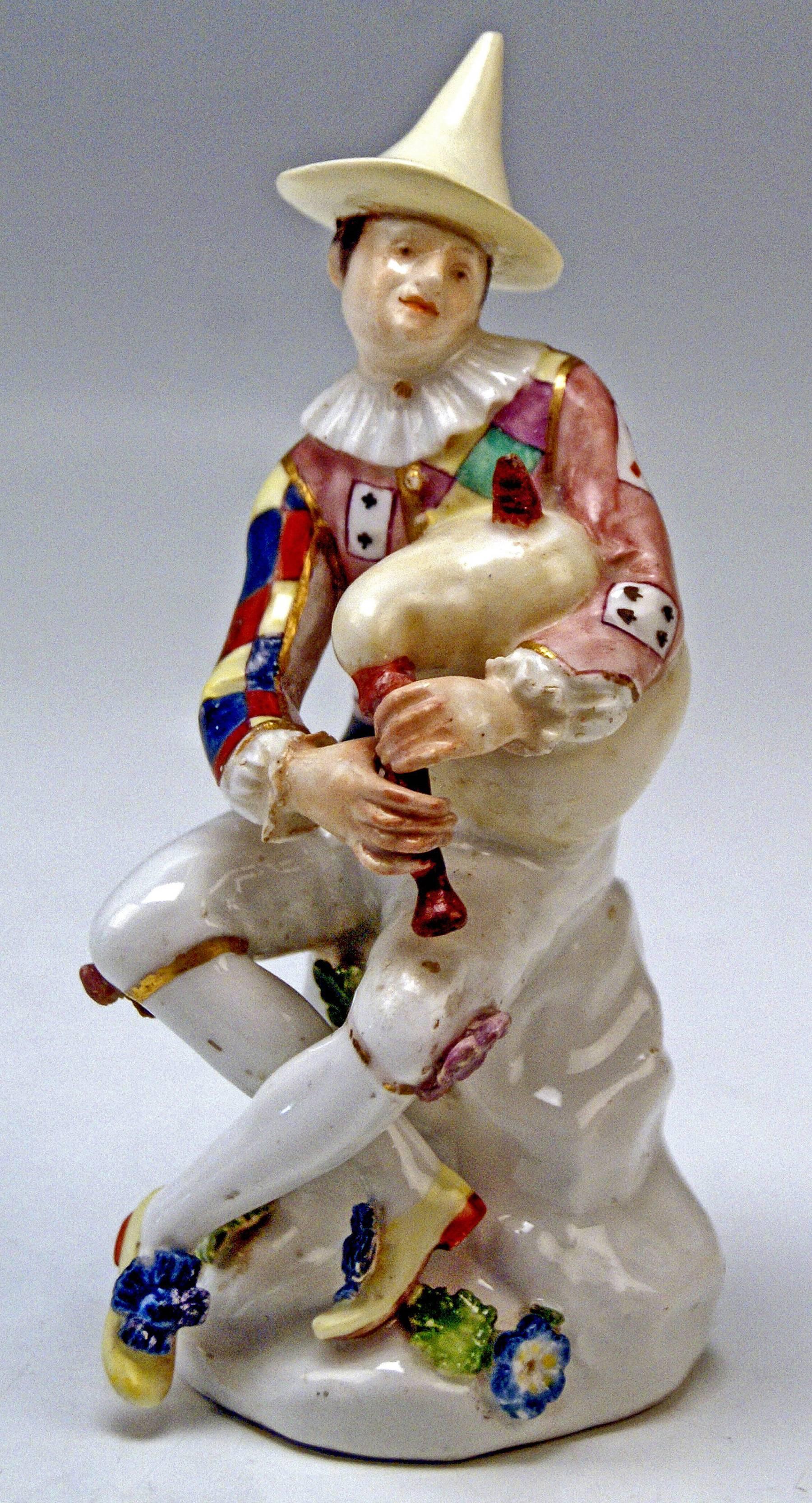 German Baroque Meissen Figure, Harlequin With Bagpipes, By J.J. Kaendler, Circa 1745 For Sale