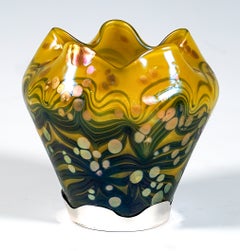 Jarrón Art Nouveau de Loetz, color amarillo limón «Cytisus» con detalles en plata, Austria-Hungría, hacia 1904