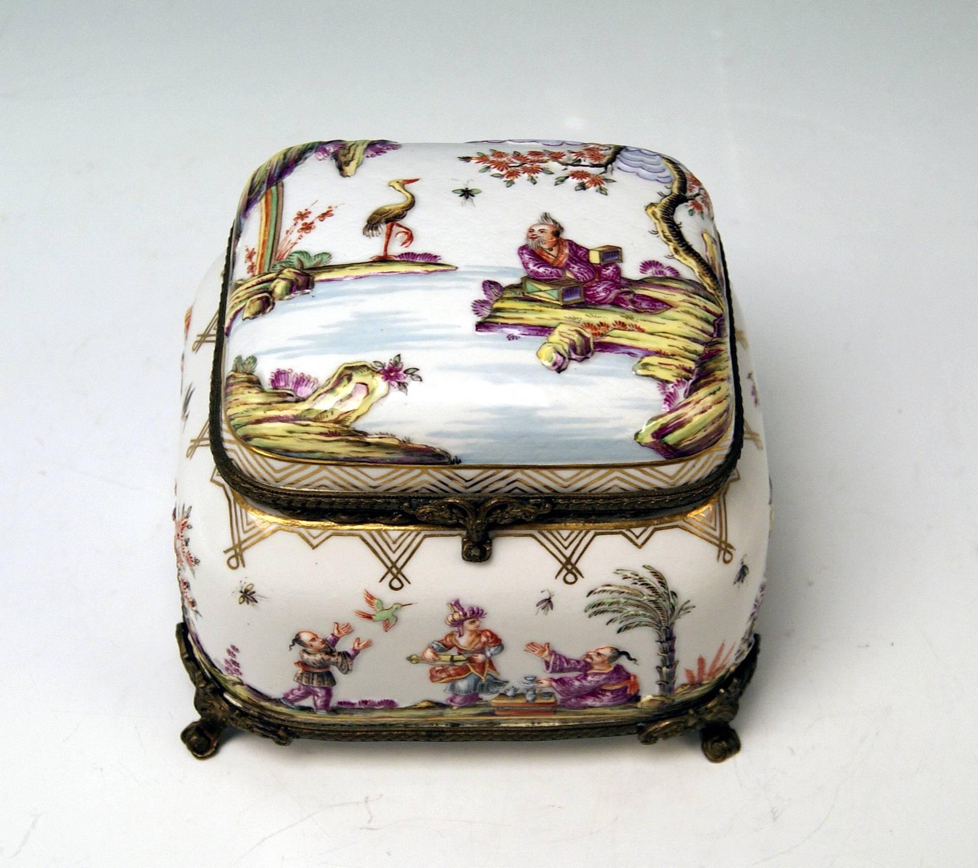 Meissen Painted Lidded Box Relief Decoration Chinoiserie Brass Mountings c.1850 In Excellent Condition In Vienna, AT
