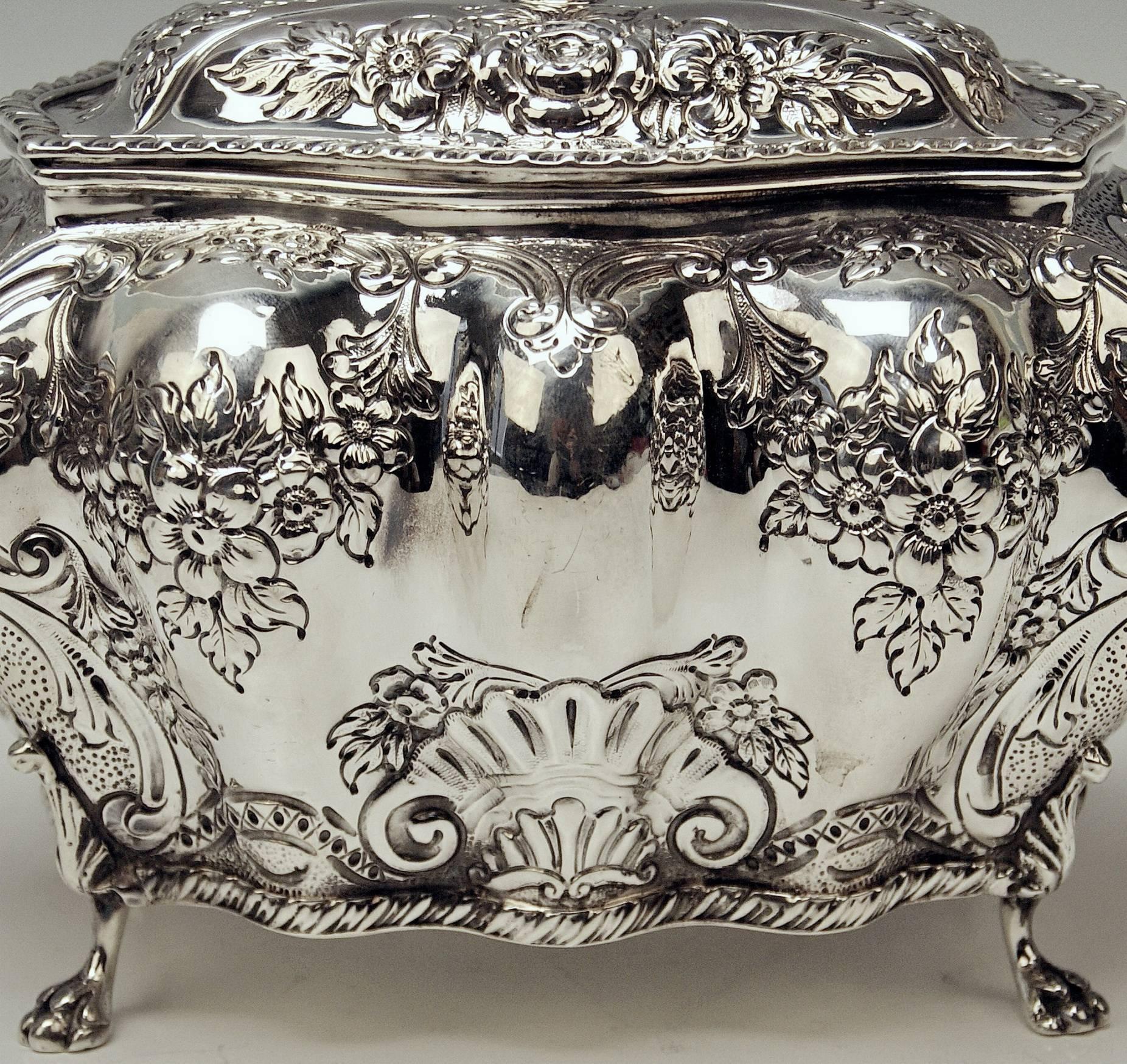 Early 20th Century Sterling Silver Box by G.Nathan & R.Hayes UK Chester, circa 1902-1903