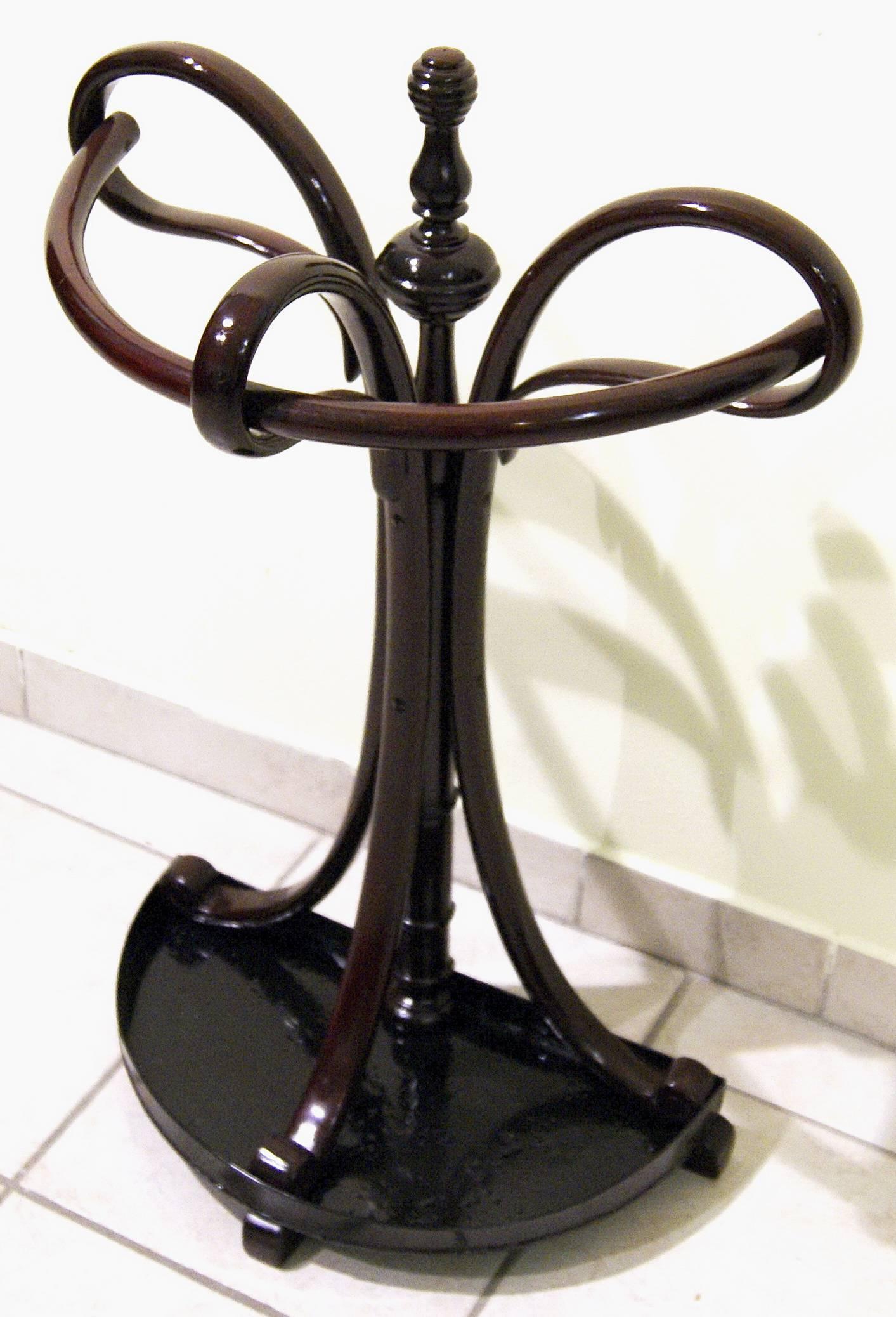 Art Nouveau Thonet Semi-Circular Support for Umbrellas Model 1, circa 1905-1910