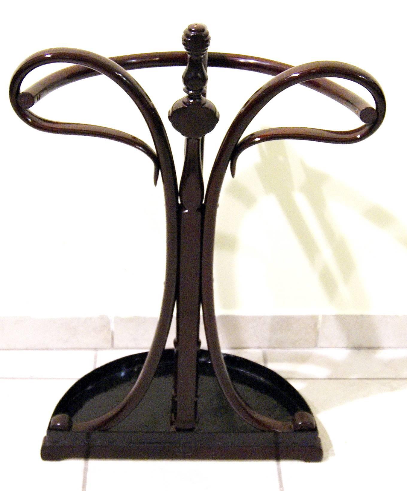 Austrian Thonet Semi-Circular Support for Umbrellas Model 1, circa 1905-1910