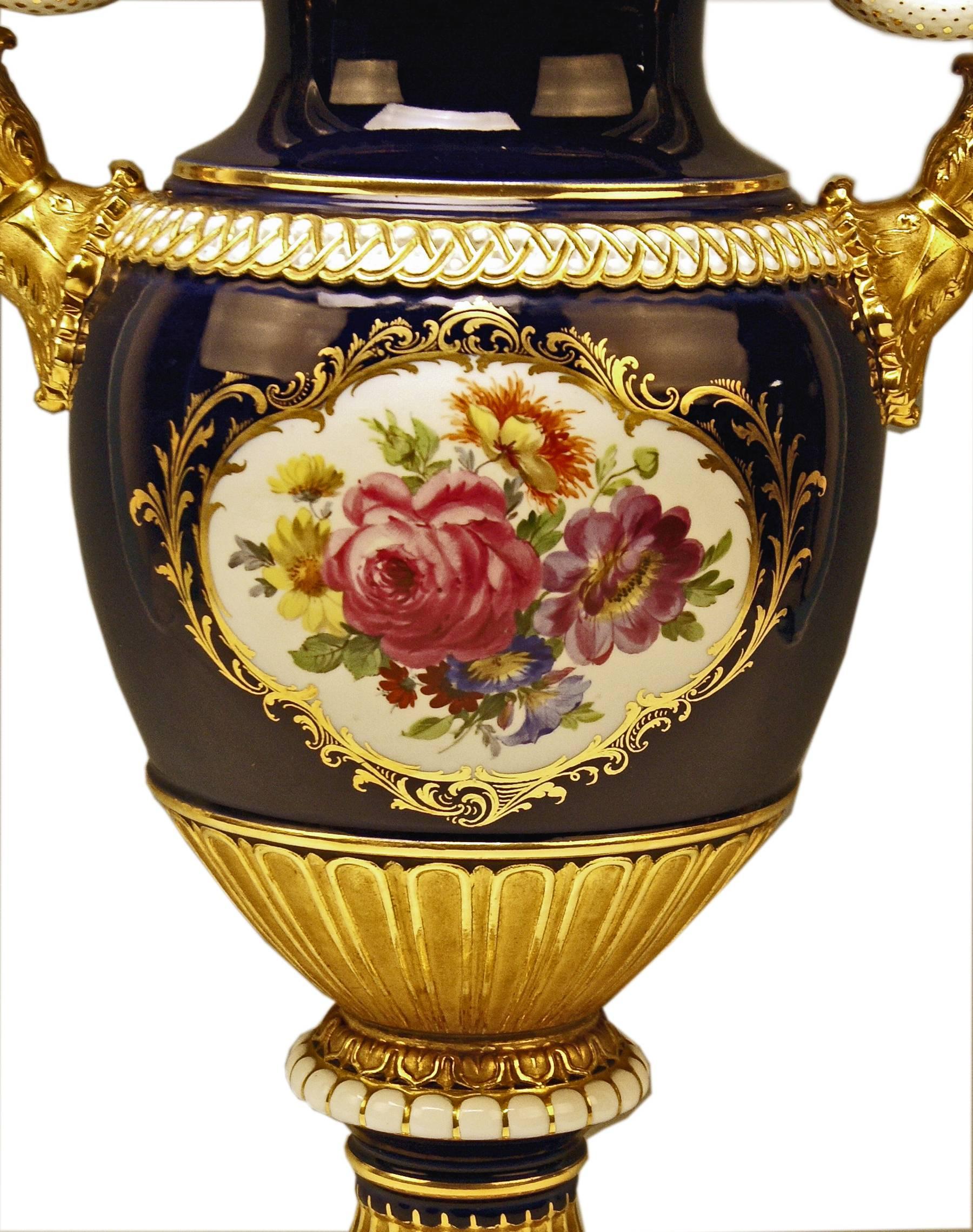 Neoclassical Meissen Huge Snake Handles Vase Flowers, Model A 148, circa 1935