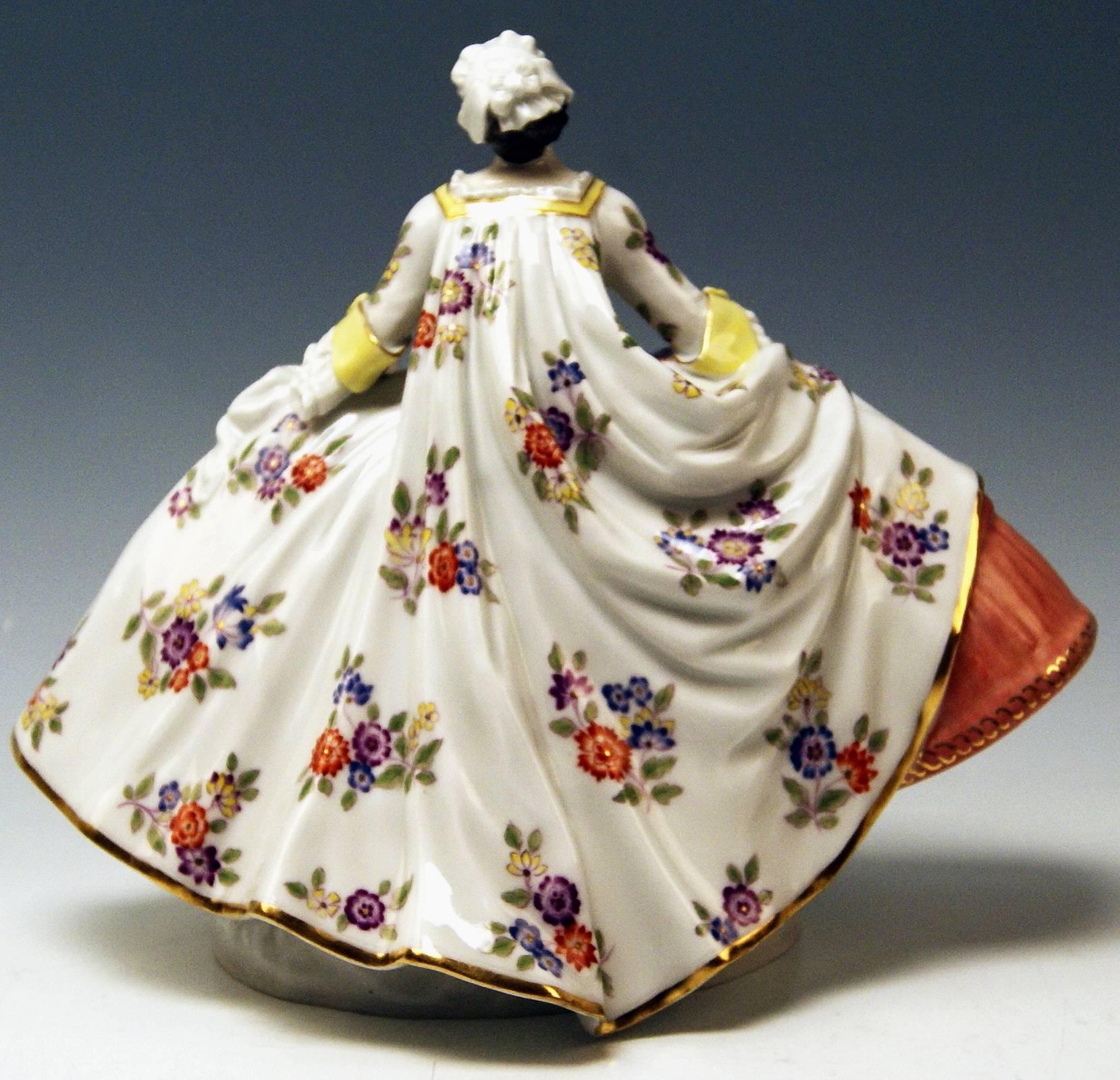 German Meissen Kaendler Noble Lady Gallant Figurine Woman Model 550 Made 20th Century