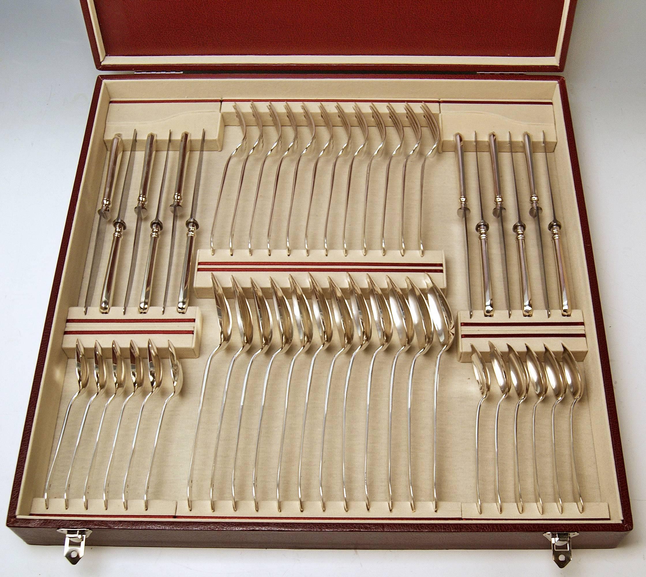 Silver 48-piece flatware (cutlery set) for 12 persons,
Made by Vincenz Carl Dub, Austria / Vienna, circa 1900.

Gorgeous Austrian cutlery set, flatware or dinnerware consisting of 48 pieces. - Most elegant design = SO SAID 'WIENER WAMPERL' (= a