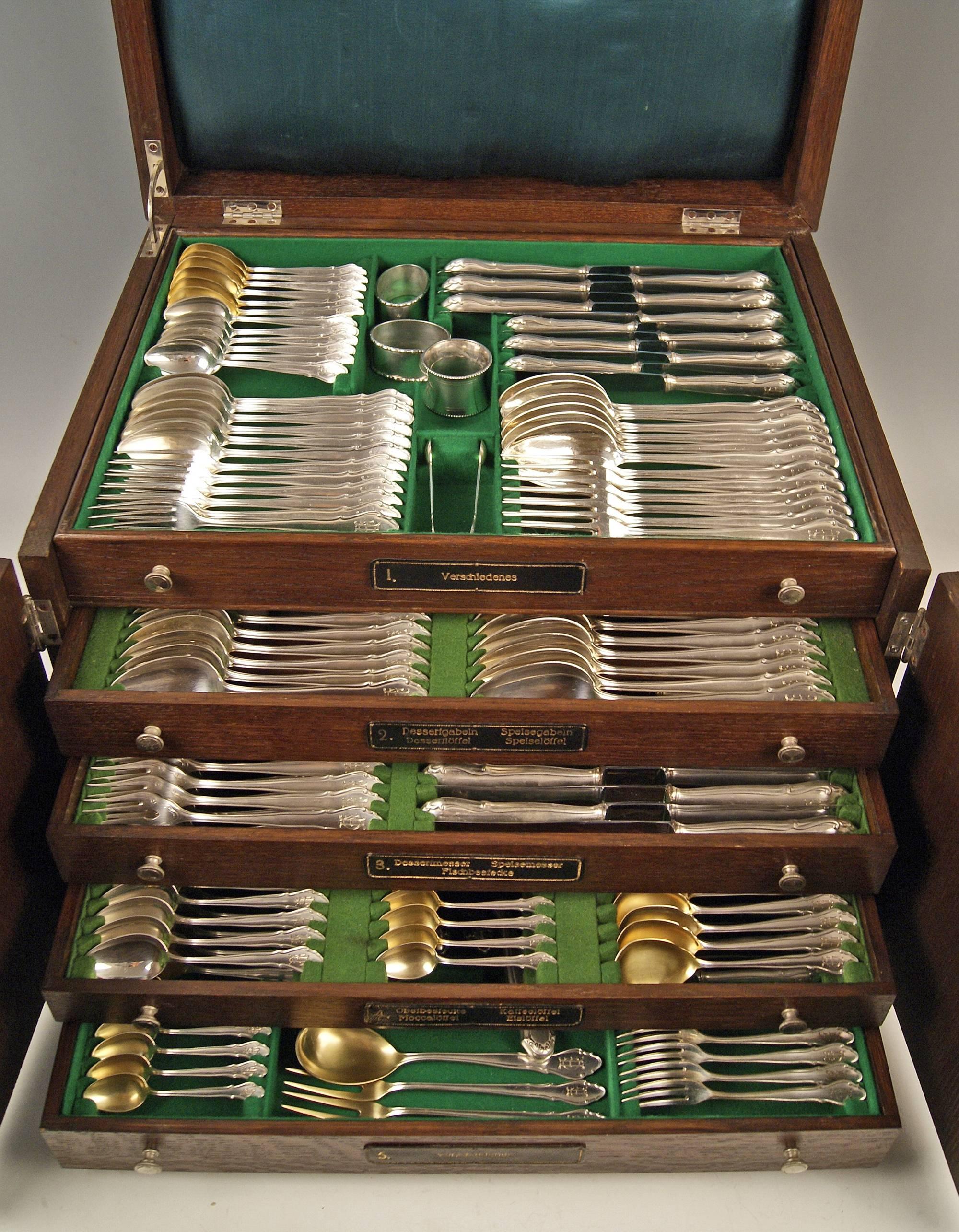 Silver 264-piece flatware (cutlery set) for 18 persons,
Made by Koch & Bergfeld, Germany / Bremen, circa 1900

Gorgeous German cutlery set / flatware / dinnerware consisting of 264 pieces. Most elegant design = Baroque FORM & engraved initials