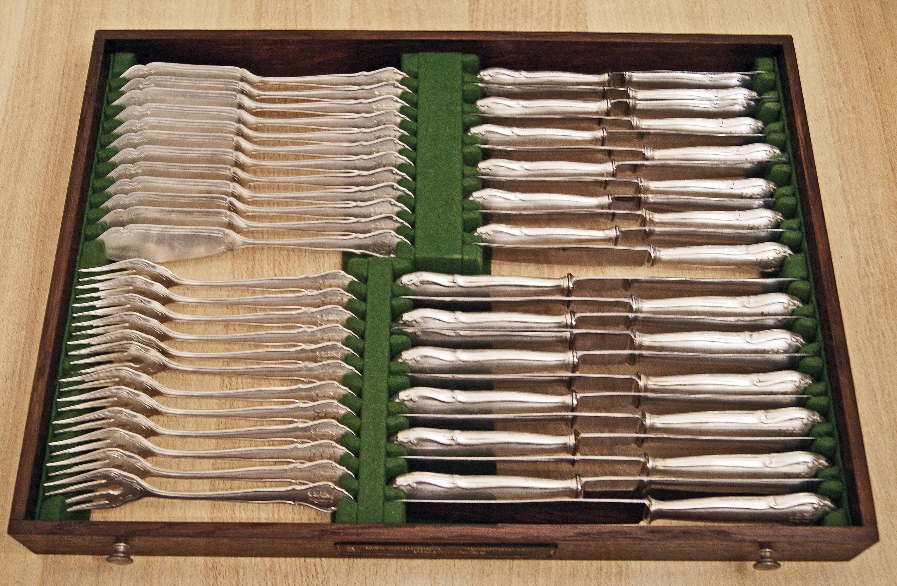 Début du 20ème siècle Koch Bergfeld Silver 800 Cutlery Baroque Design 264-Pieces Bremen Germany 1900 en vente