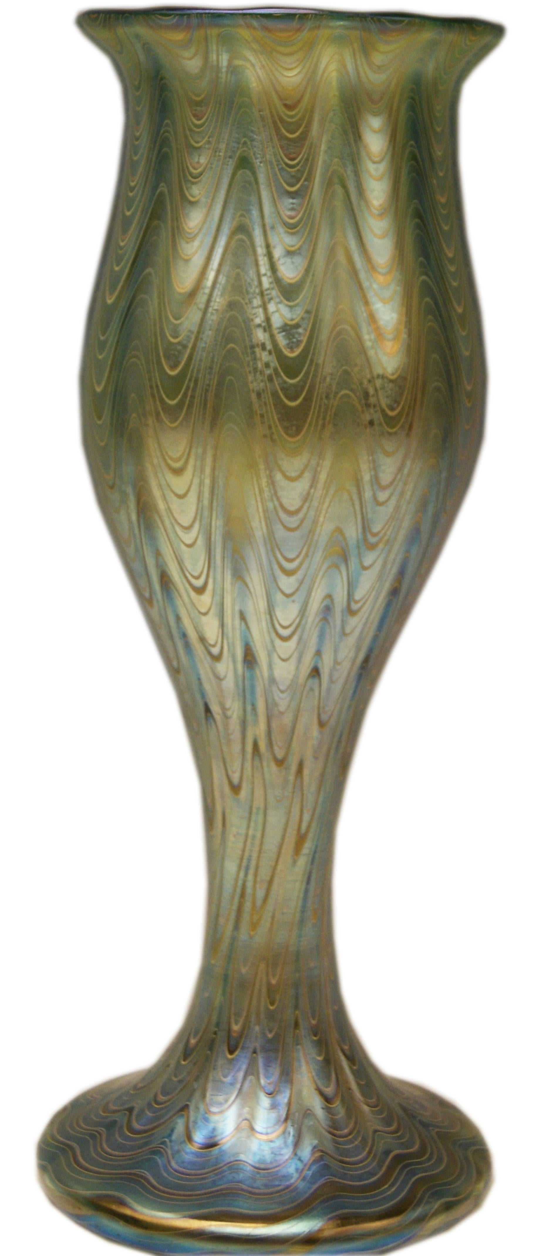 Vase Loetz Widow Klostermuehle Bohemia Art Nouveau Like Tulip Crete PG 6893 1900 In Excellent Condition In Vienna, AT