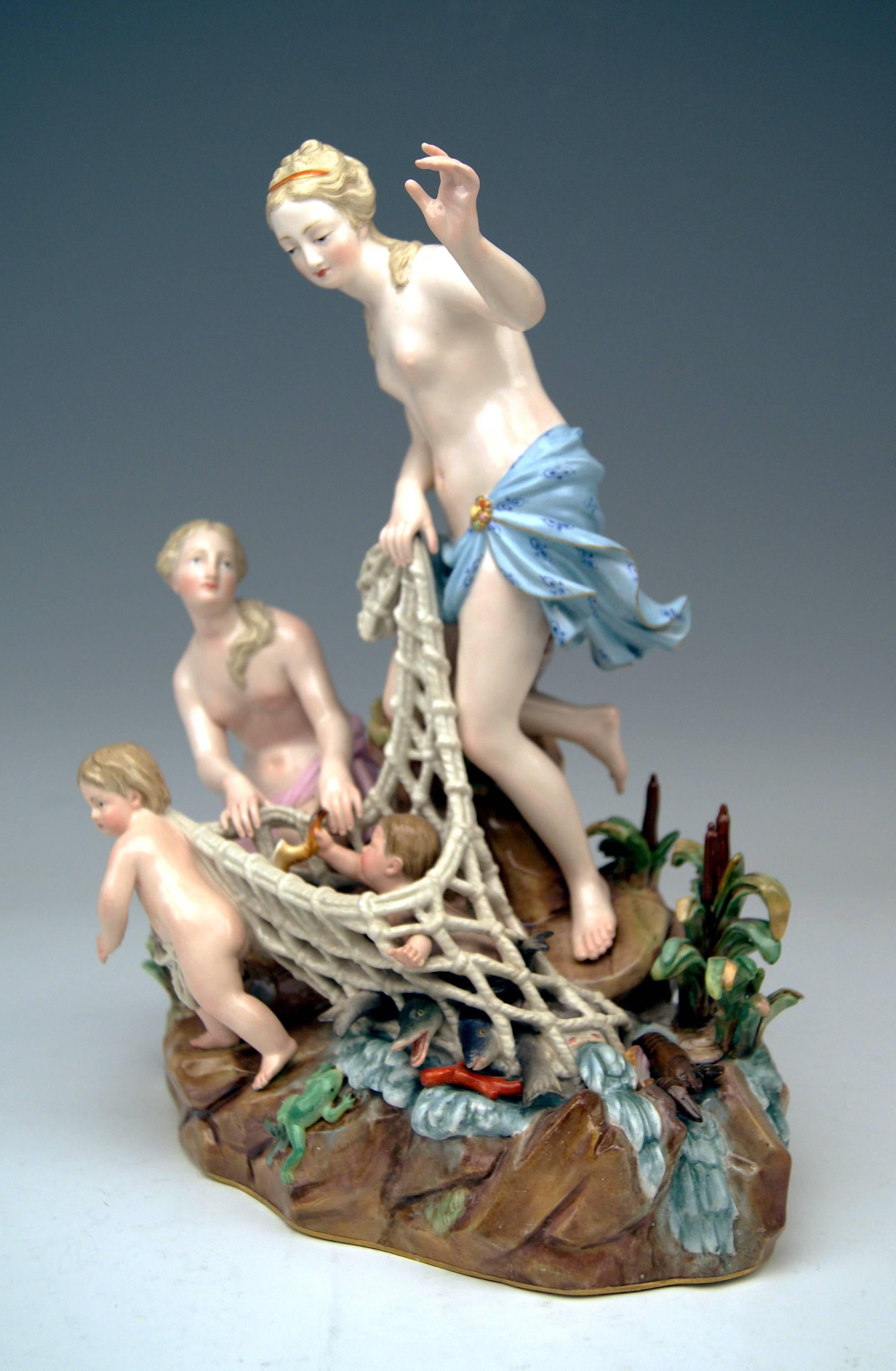 Meissen tall as well as gorgeous figurine group:
catch of triton / excellently painted & modelled
(the details are stunningly scupltured = finest modelling)

Design:
johann joachim kändler (circa 1765), with collaboration of
christoph carl