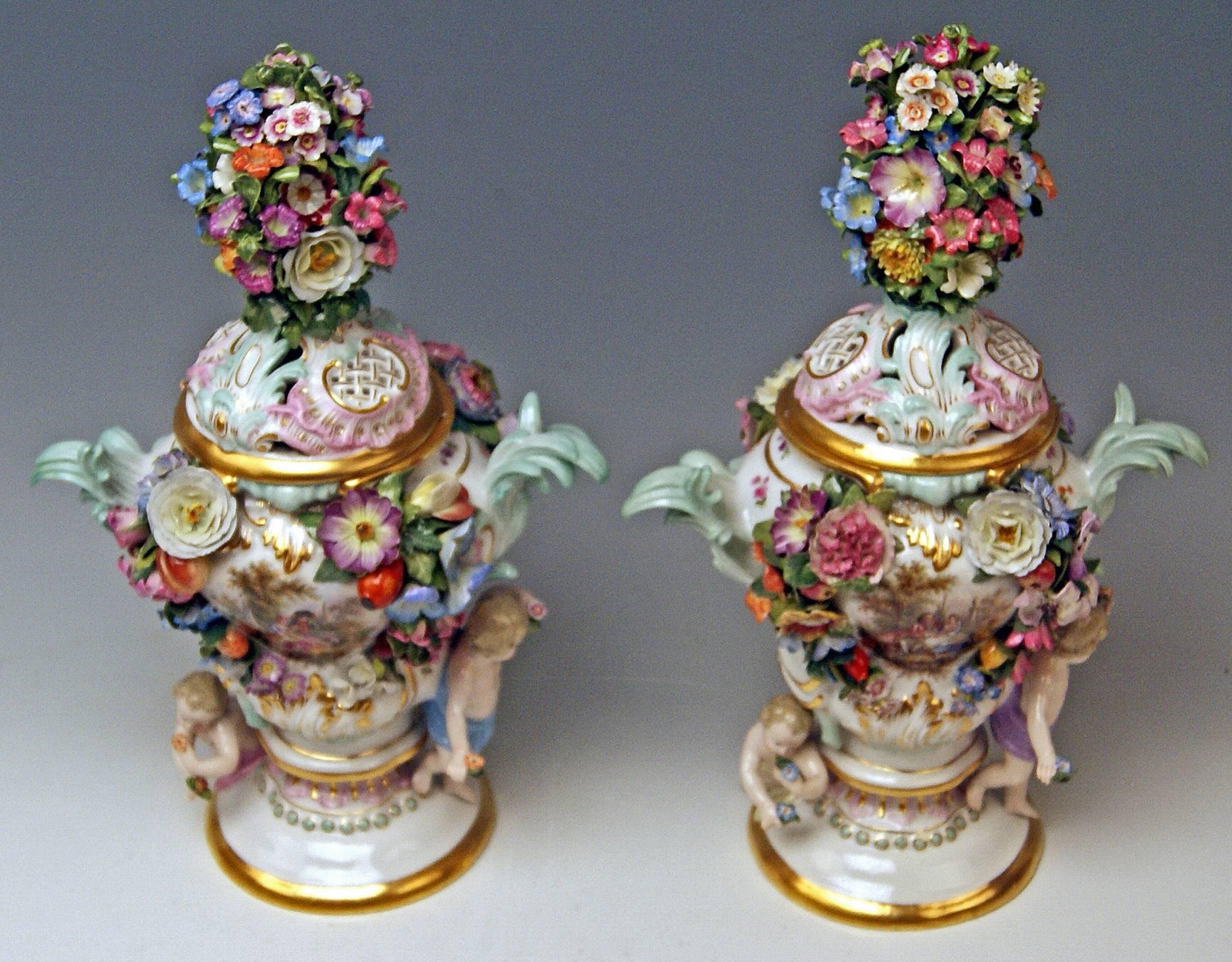 Meissen Pair of Kaendler Potpourri Lidded Vases Decorations, circa 1850 In Excellent Condition In Vienna, AT
