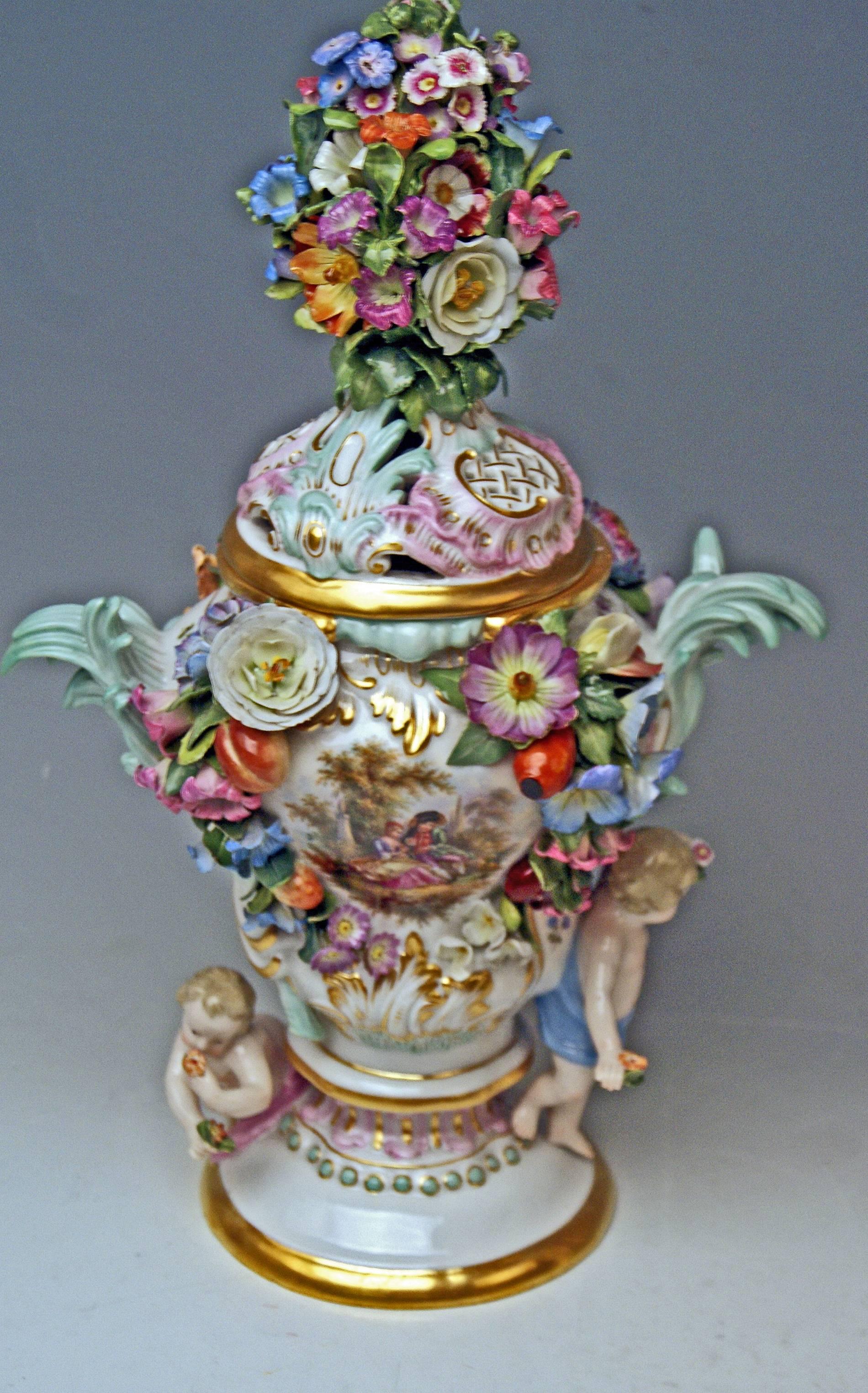 Porcelain Meissen Pair of Kaendler Potpourri Lidded Vases Decorations, circa 1850