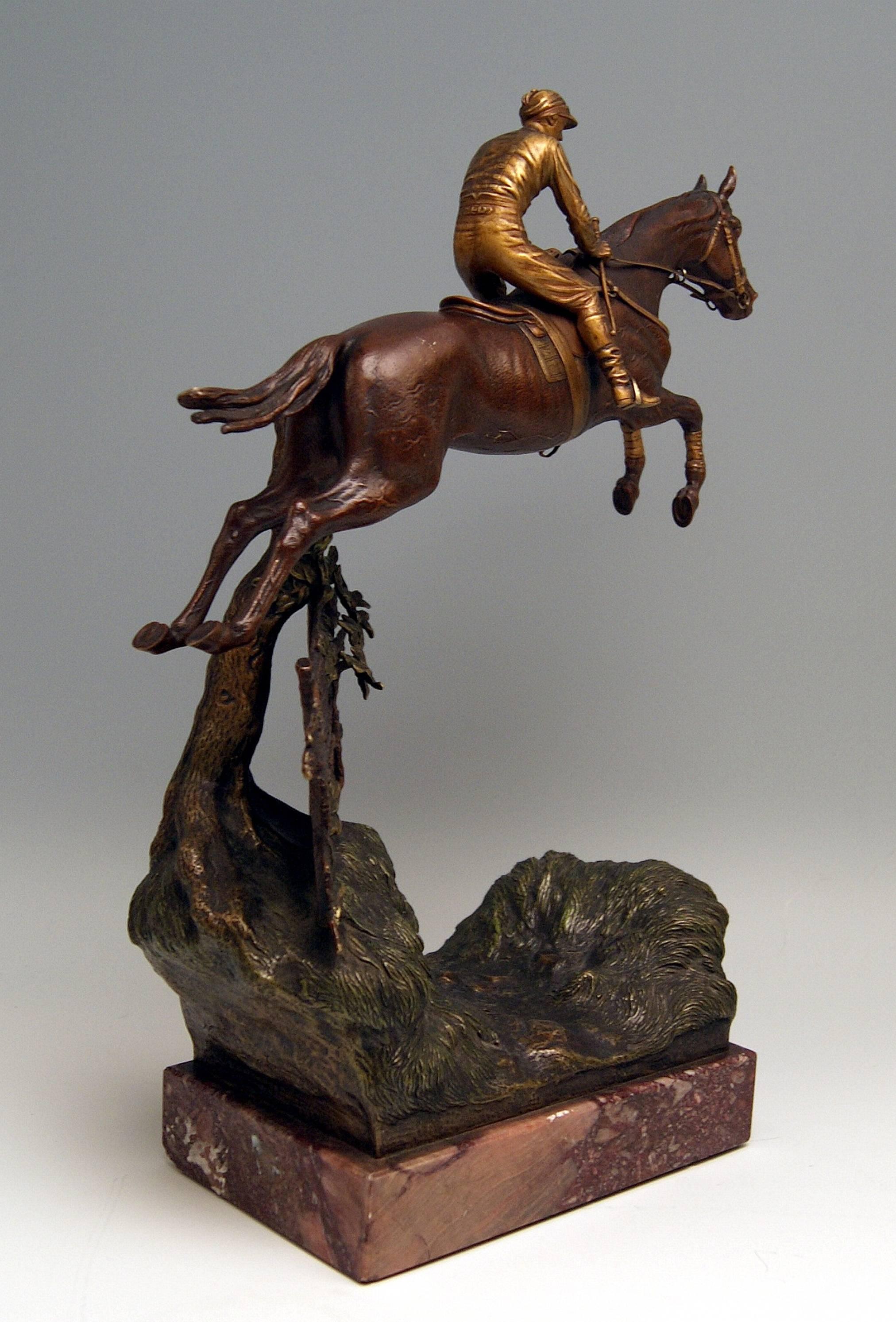 Wiener Bergmann, N Bronze Jockey, Reiten auf springendem Pferd, um 1920 (Österreichisch) im Angebot