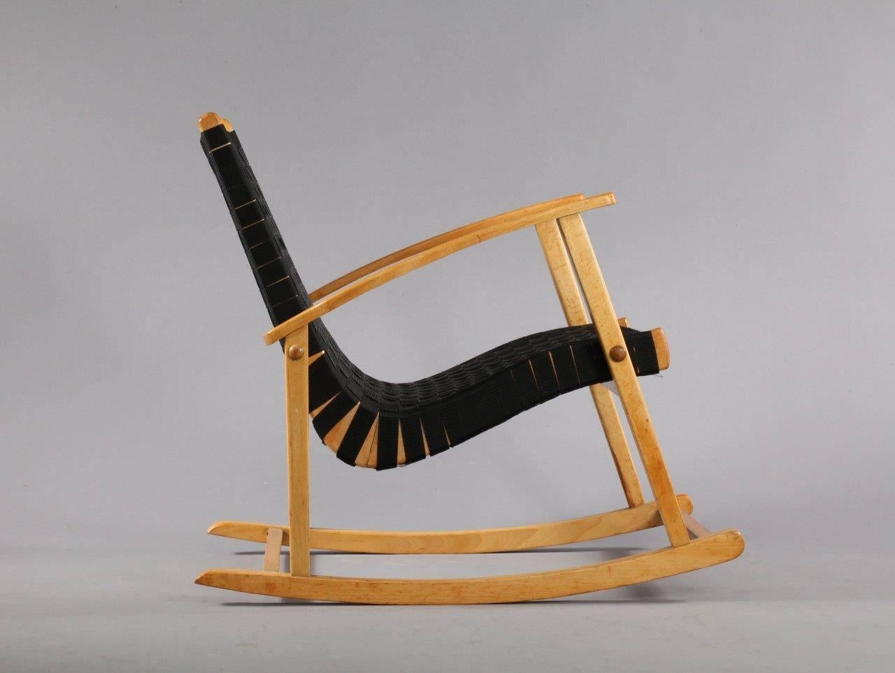 Rocking chair.
Attributed to Jens Risom,
Czech Republic, 1950.
Wood/beech.