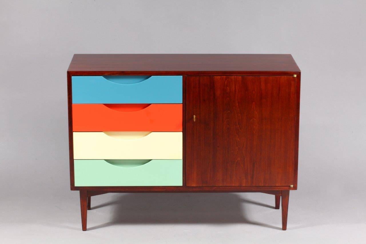 Chest of drawer,
attributed to Arne Vodder,
Denmark, 1960.
four colorful drawers.