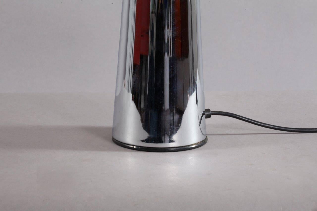 Tablelamp,
Model mushroom,
designed Harvey Guzzini,
Italy, 1970.
Chromed base, white acrylic shade.