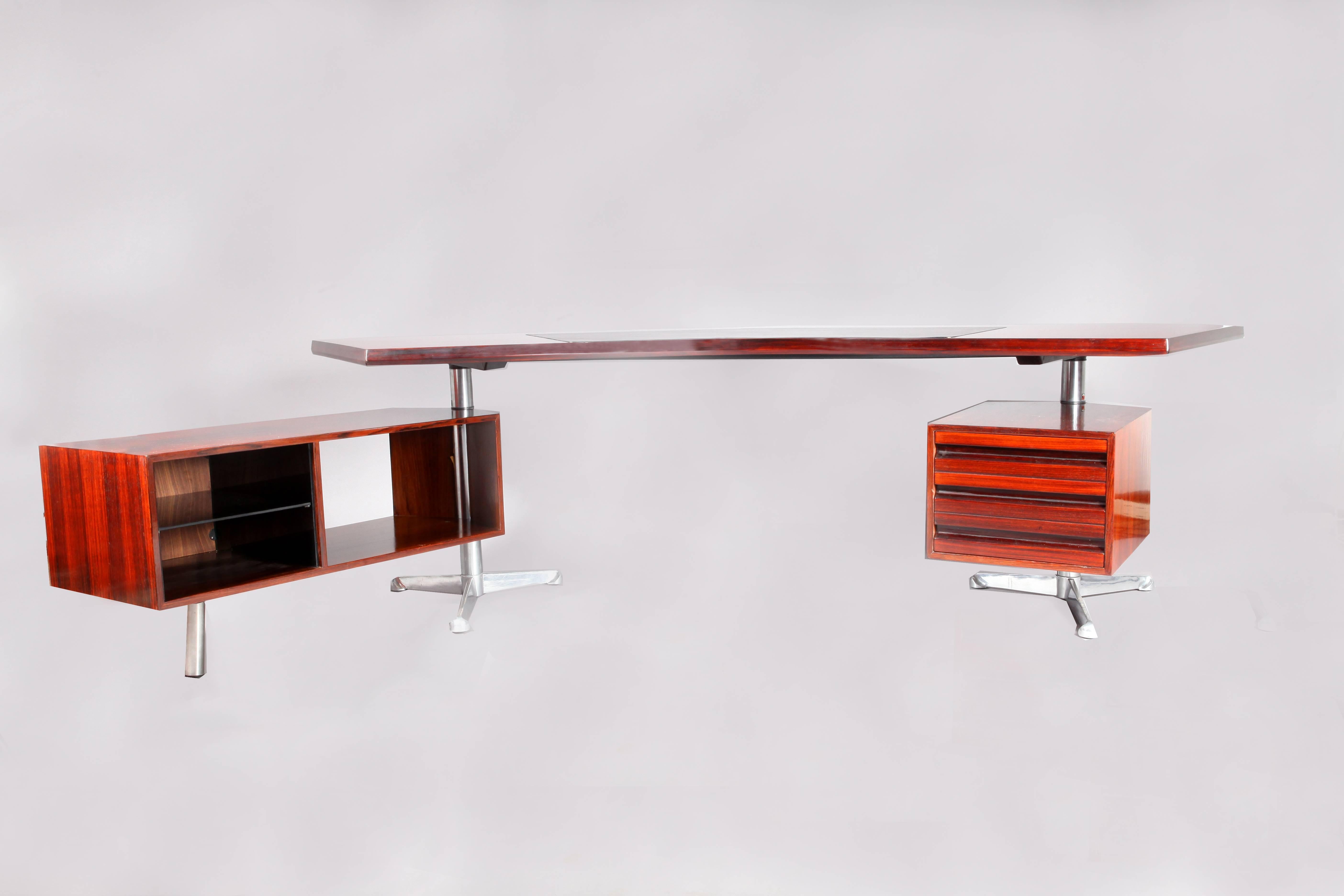 Mid-Century Modern Rosewood Executive Desk by Osvaldo Borsani for Tecno Milano