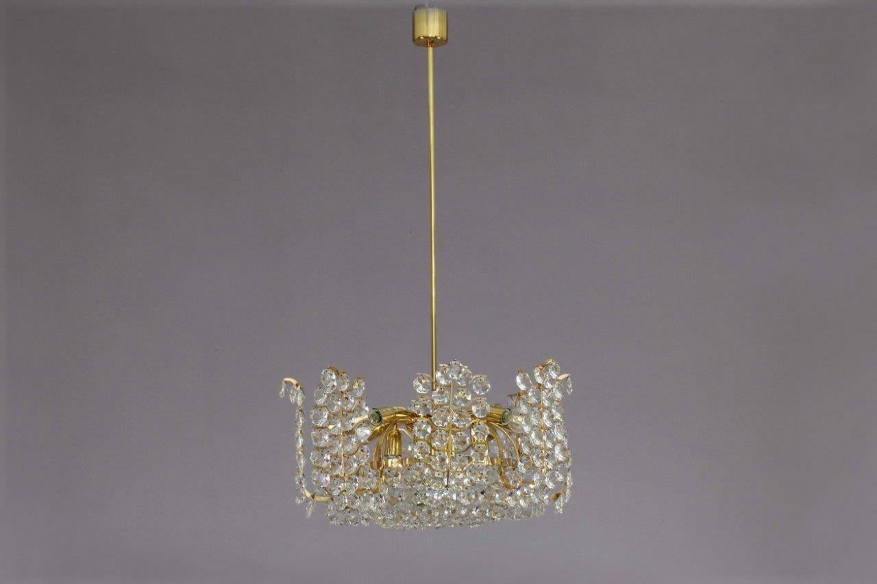 Beautiful Crystal Glass Chandelier by Bakalowits, Vienna, 1950 For Sale 1