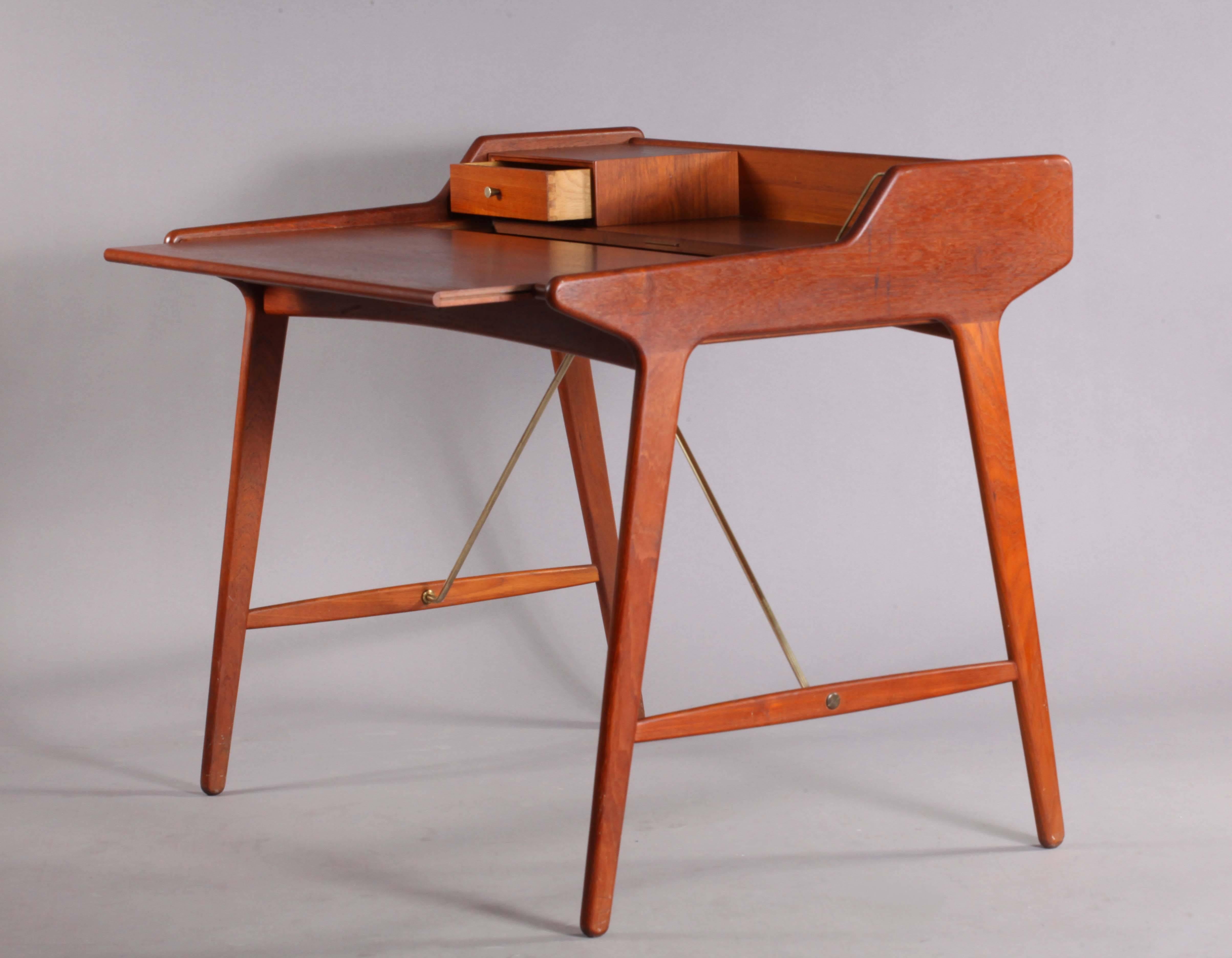 Mid-Century Modern Danish Teak Desk by Arne Wahl Iversen   2