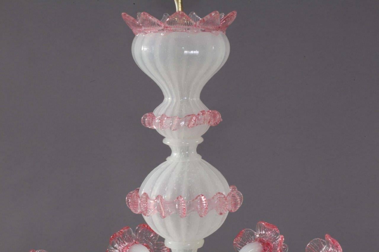 Italian Pink and White Murano Blown Glass Chandelier with Pink Flowers, circa 1940
