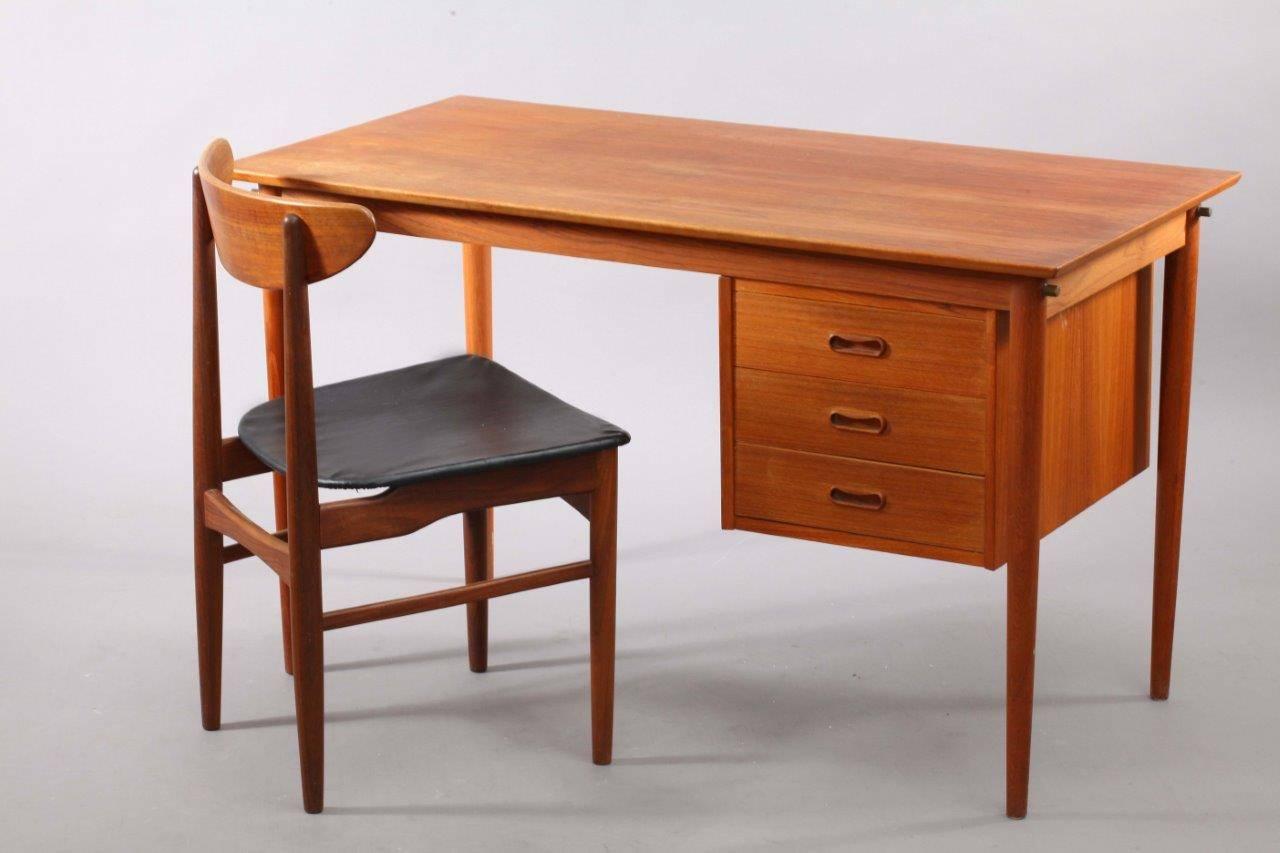 Scandinavian Teak Desk 1950 by Arne Vodder Denmark, 1960 In Excellent Condition In Vienna, Vienna
