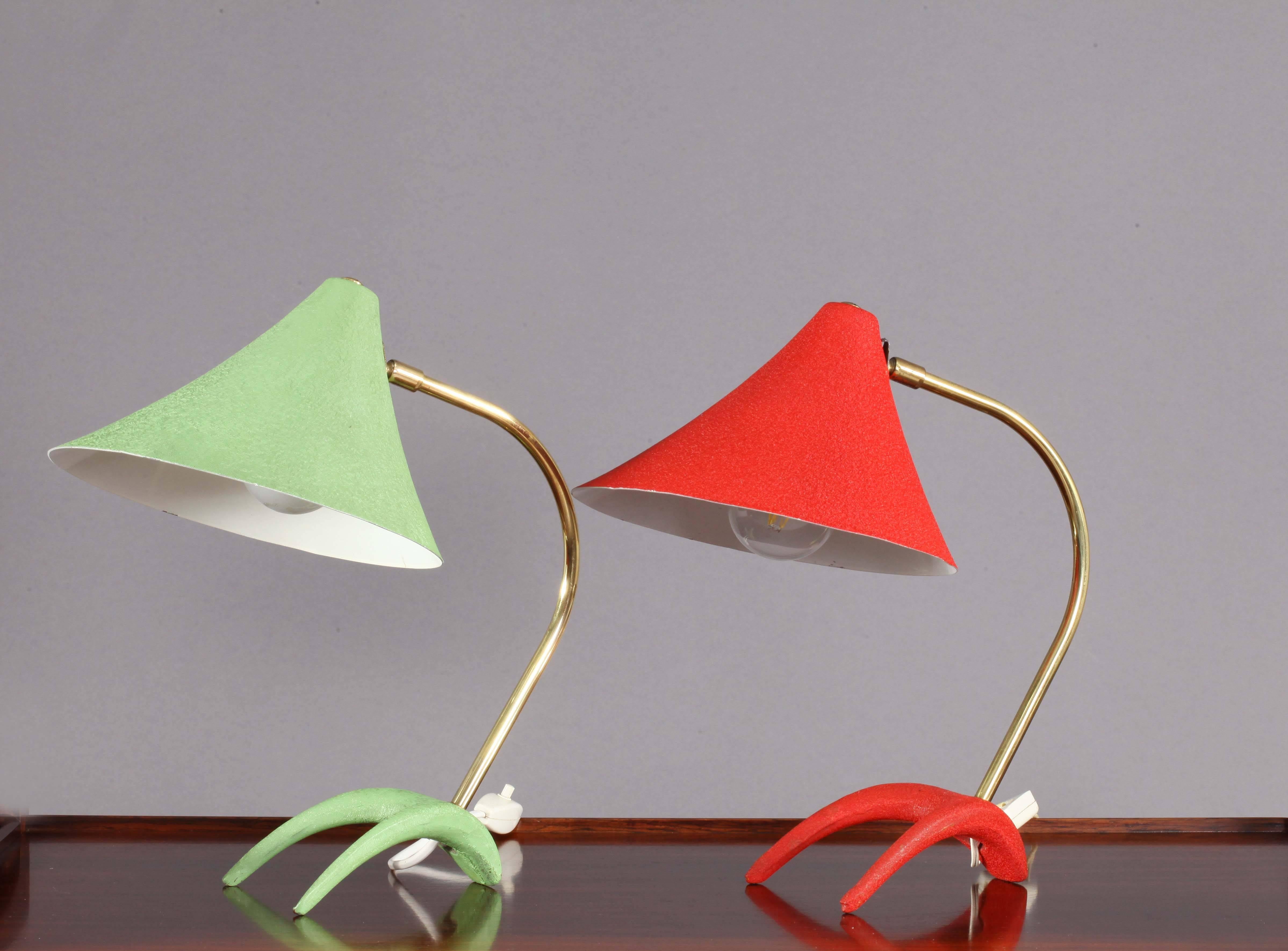 Pair of table lamp,
Design Louis Kalff,
Netherland, 1950.
Red and green lacquered iron base, movable red shade, chrome stam.
Measures: Height 14inch (34cm).