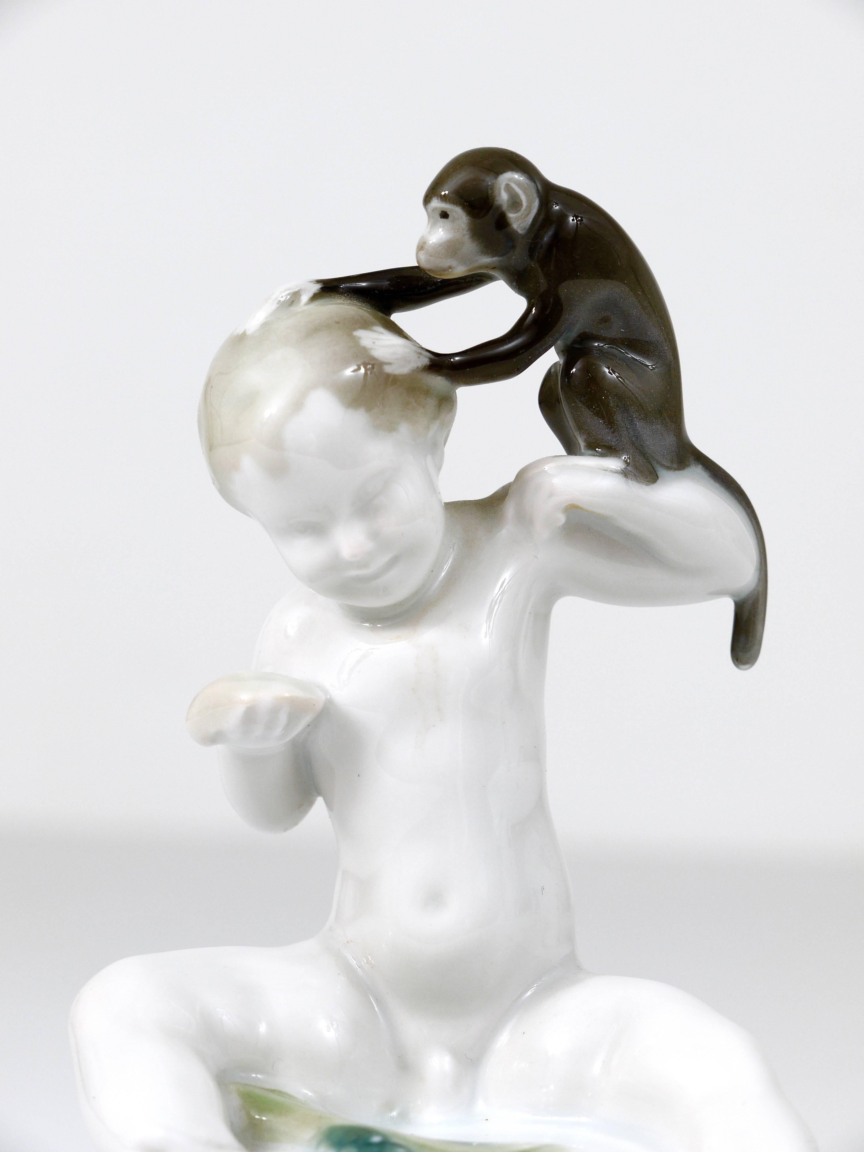 Rosenthal Putto Affen-Porzellanskulptur, Ferdinand Liebermann, Deutschland, 1900er Jahre (Frühes 20. Jahrhundert) im Angebot