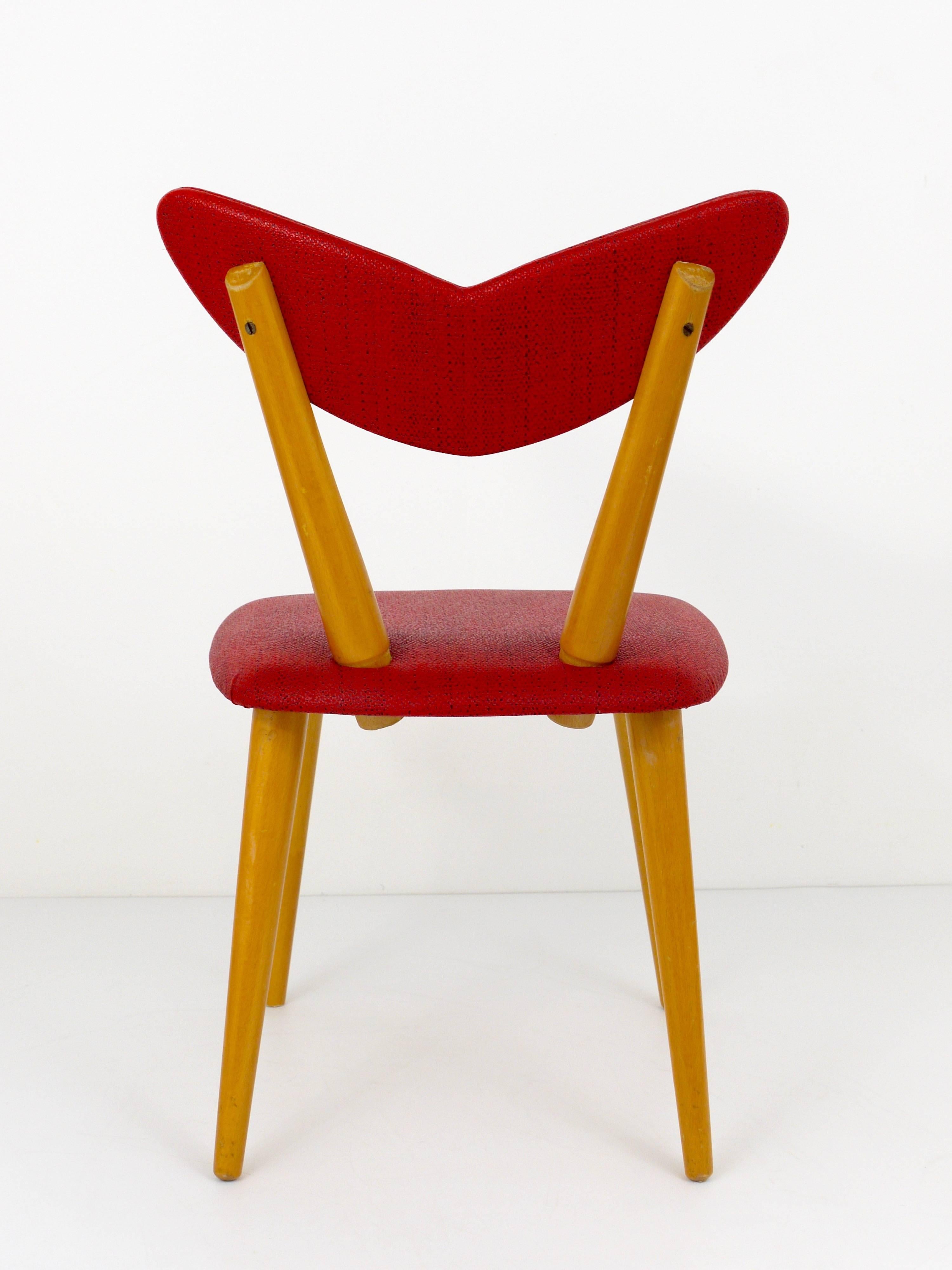 Red Heart Mid Century Modern Chair for Children,  Austria, 1950s In Good Condition For Sale In Vienna, AT