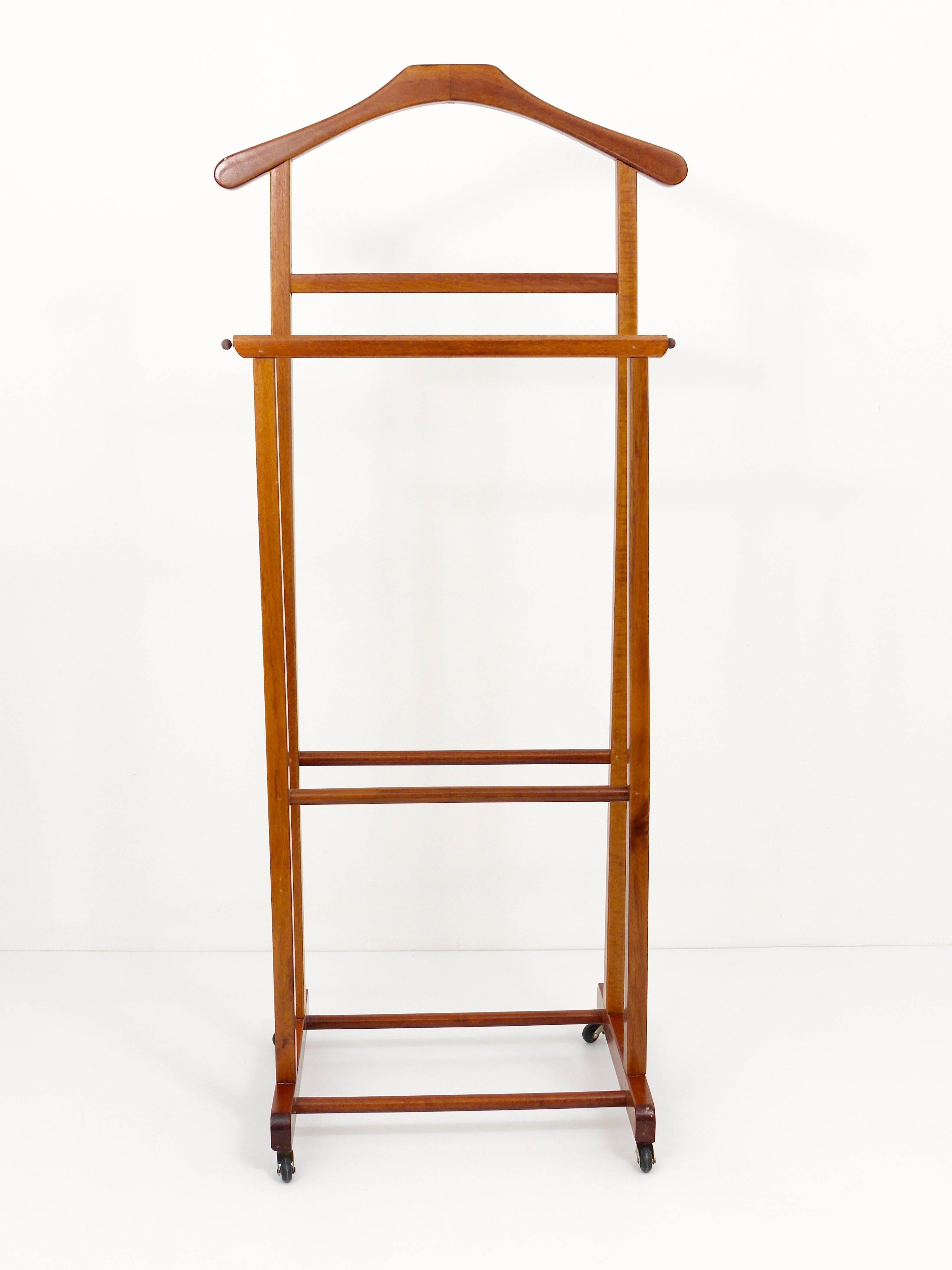 Ico Parisi Modernist Valet Stand by Fratelli Reguitti, 1950s In Excellent Condition In Vienna, AT