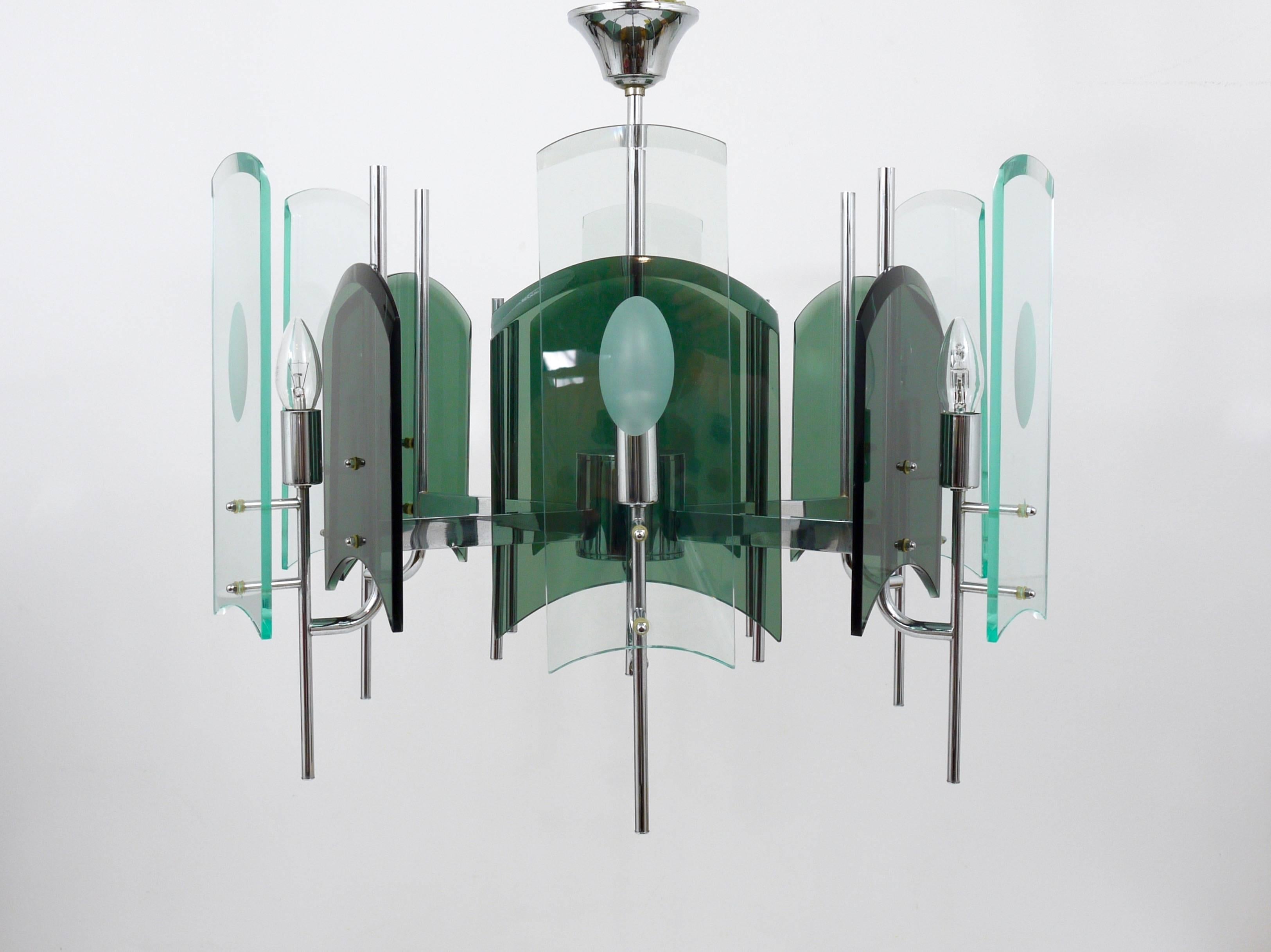 Großer Mid-Century-Glas-Kronleuchter im Fontana Arte-Stil, Italien, 1960er Jahre im Zustand „Gut“ im Angebot in Vienna, AT