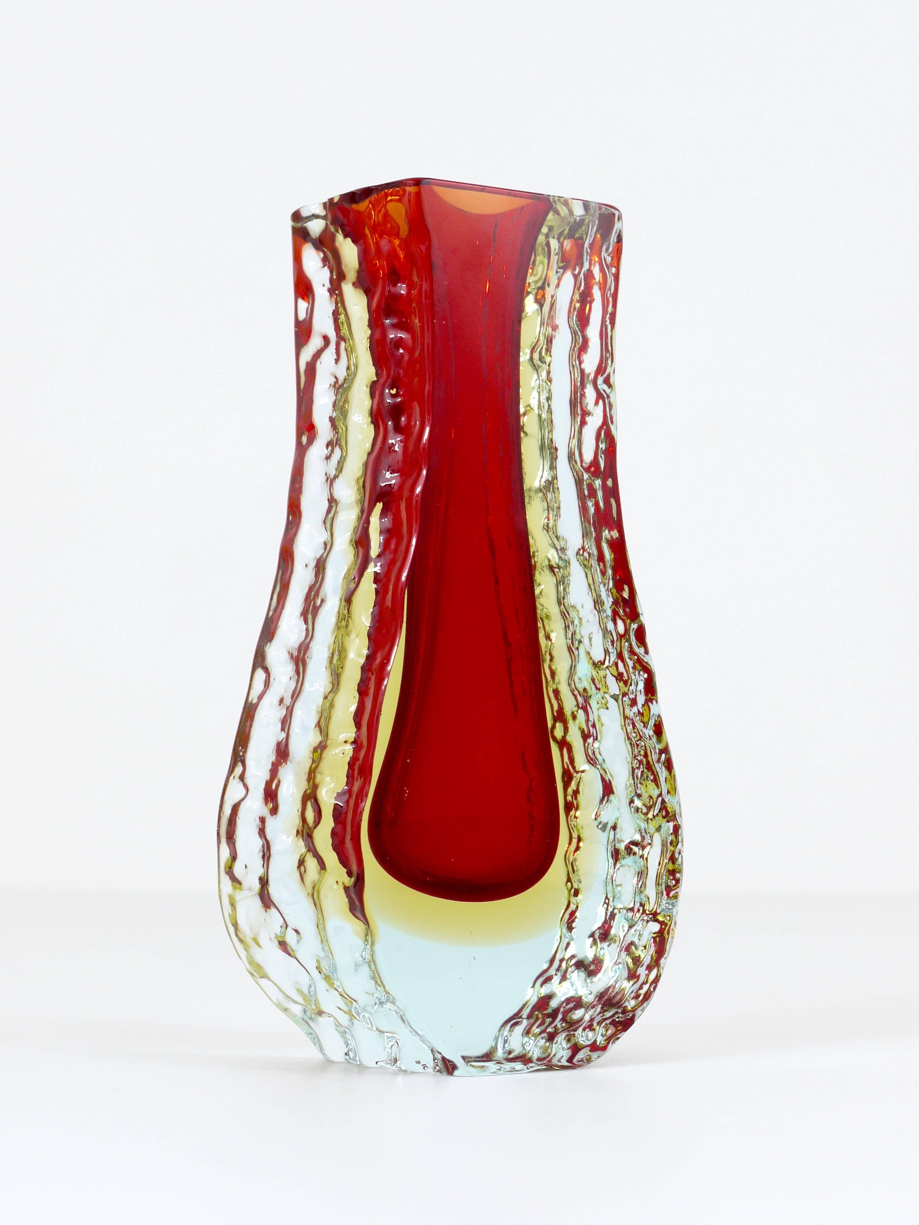 Mid-Century Modern Beautiful Italian Sommerso Glass Vase by Mandruzzato, Murano, 1960s