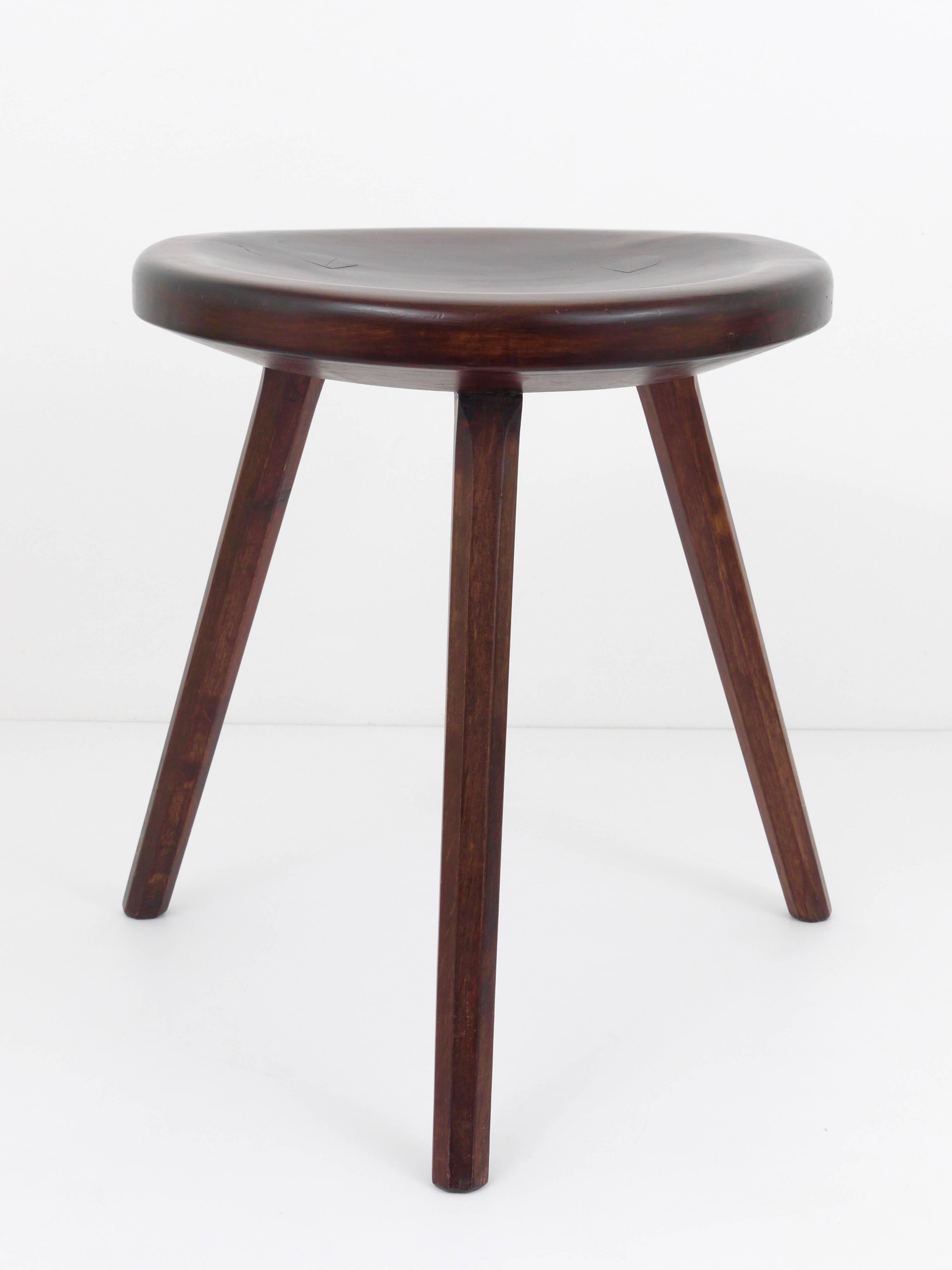 Modernist Tripod Wood Stool, France, 1950s In Excellent Condition In Vienna, AT
