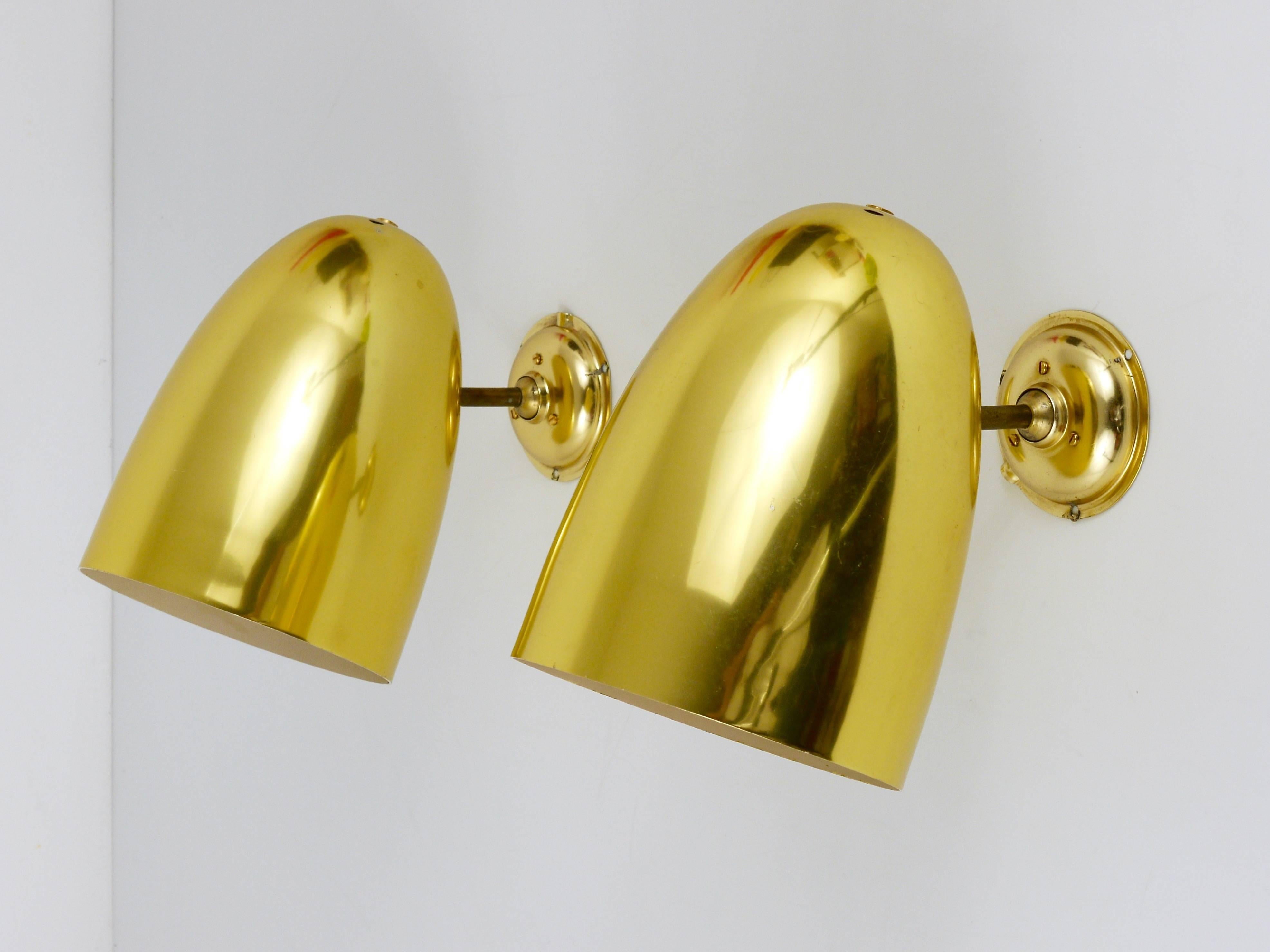 Mid-Century Modern Pair of Golden Modernist Brass Sconces, Italy, 1950s