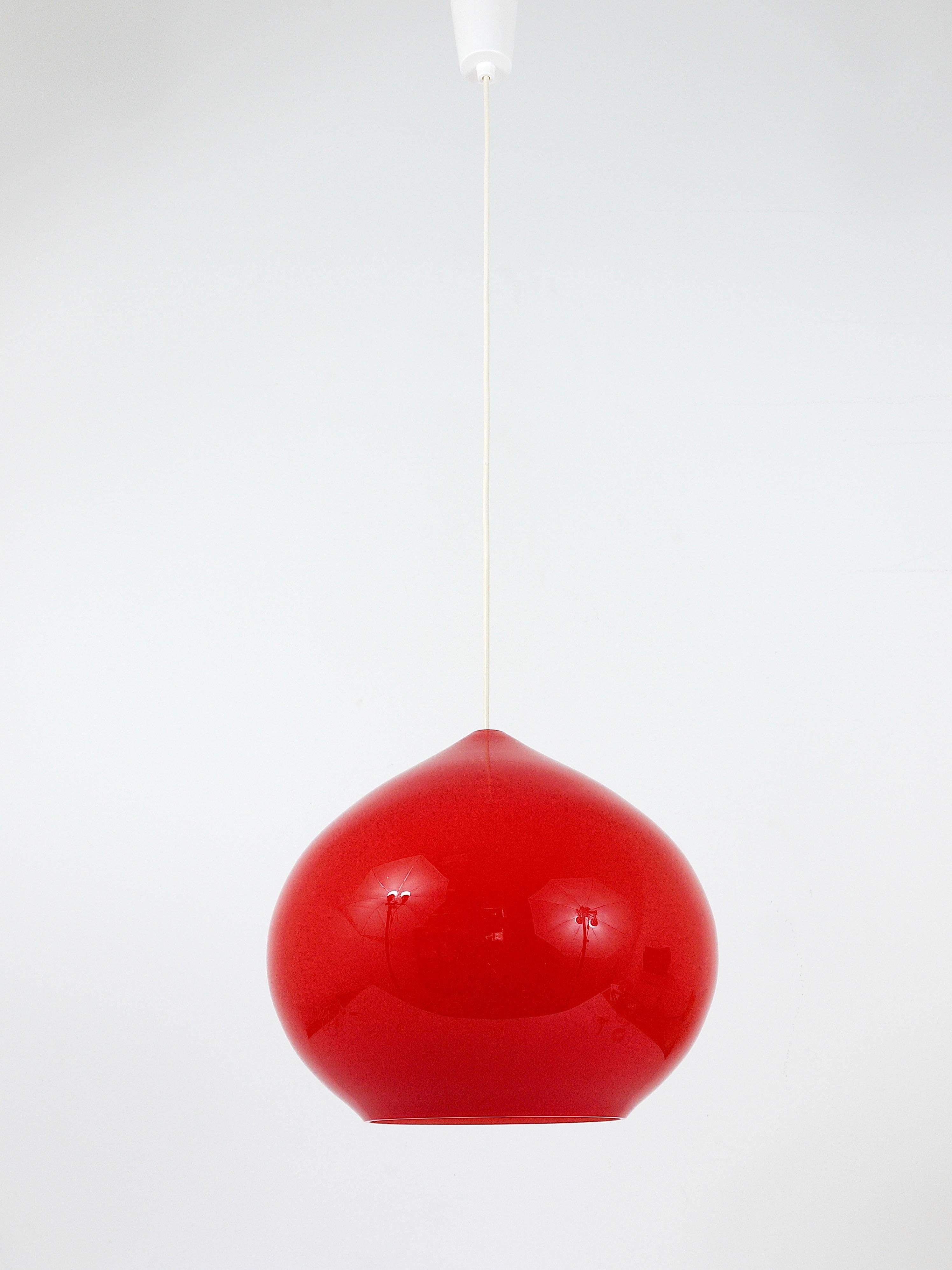 Large Red Glass Pendant Lamp by Alessandro Pianon, Gino Vistosi, Italy, 1950s In Excellent Condition In Vienna, AT