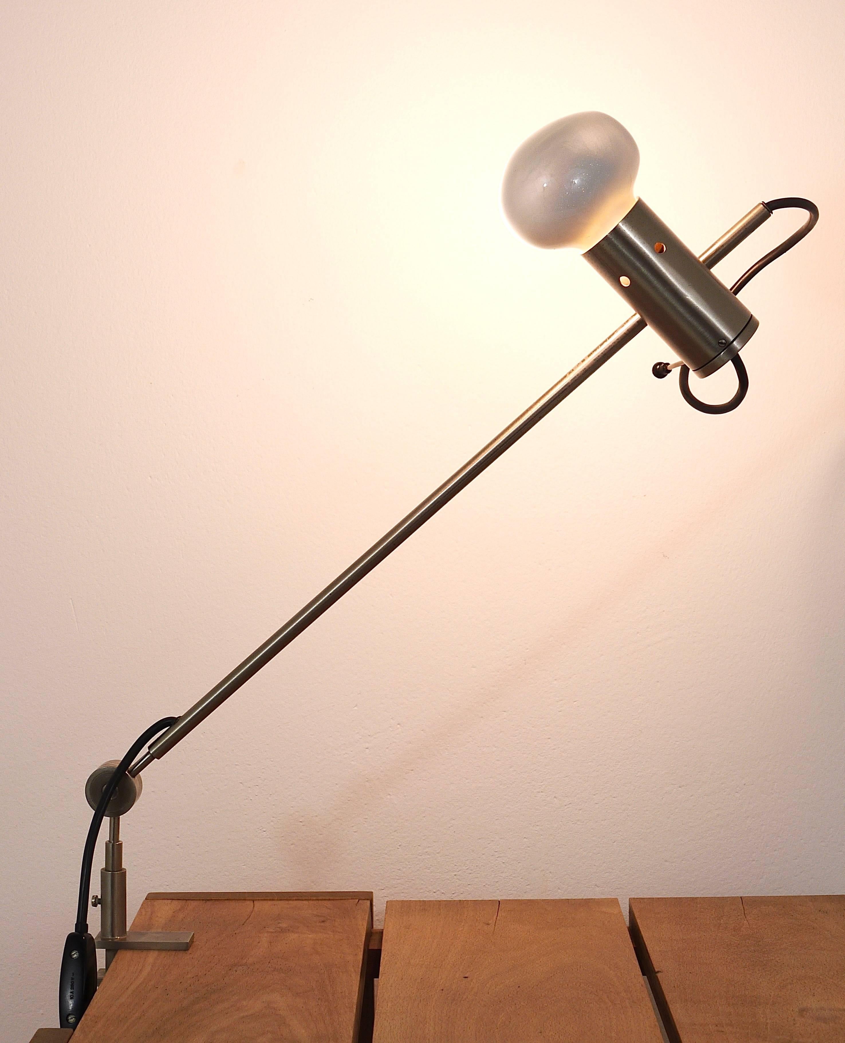 Mid-Century Modern Lampe de table O-Luce du milieu du siècle de Tito Agnoli, Italie, 1954