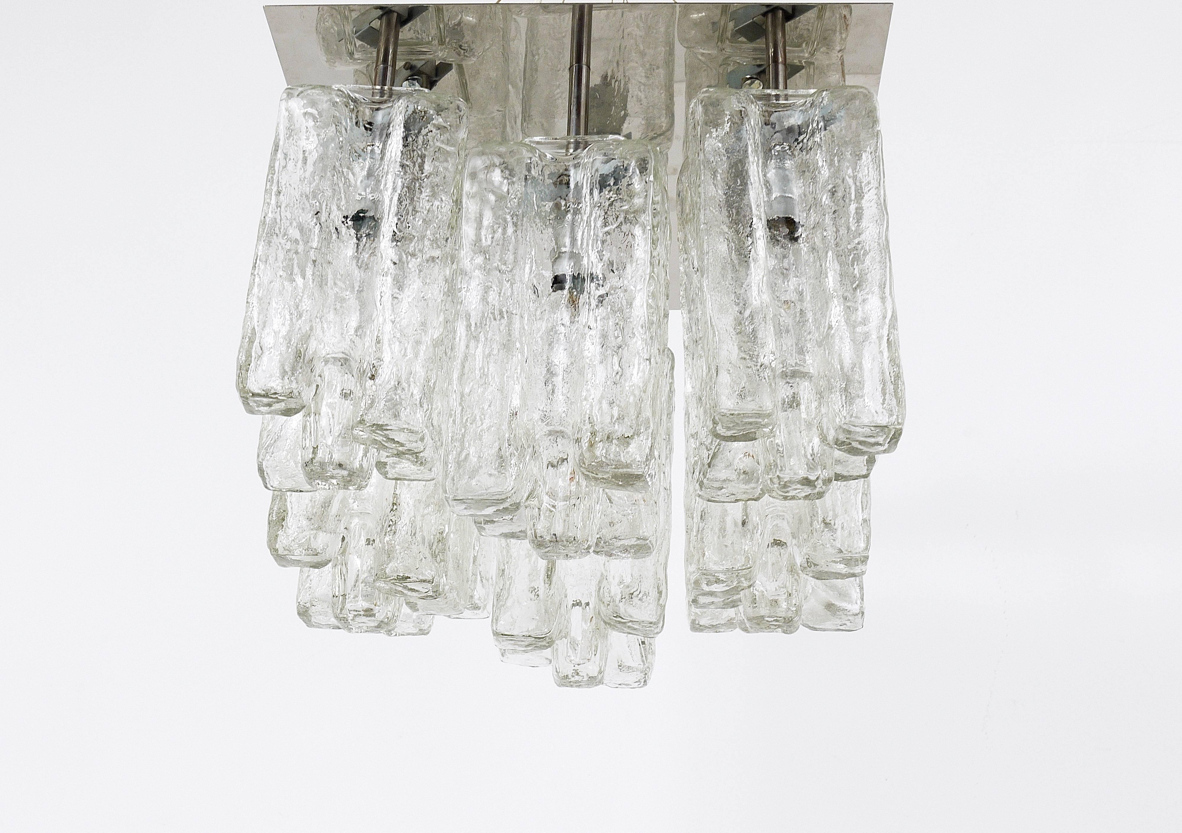 Kalmar Granada Eisglas-Kronleuchter mit Einbaubeleuchtung, Österreich, 1960er Jahre (Mattiert)