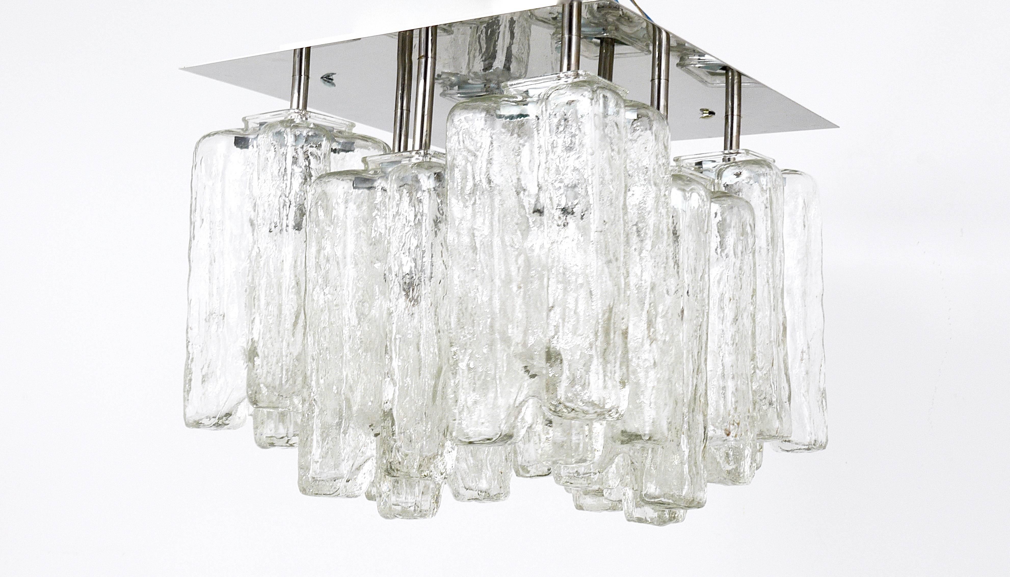Kalmar Granada Eisglas-Kronleuchter mit Einbaubeleuchtung, Österreich, 1960er Jahre (20. Jahrhundert)