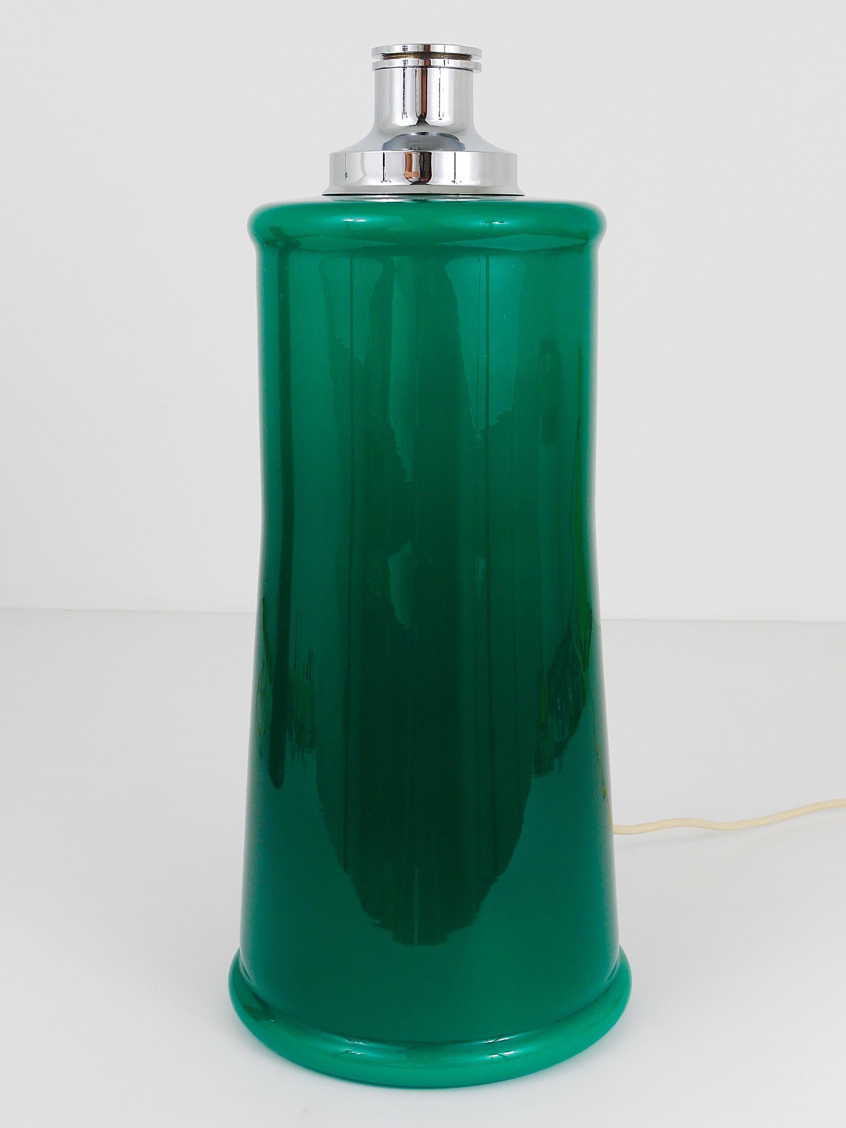 Mid-Century Modern A Pair of Large Green Murano Glass Side or Table Lamps, Italy, 1960s For Sale