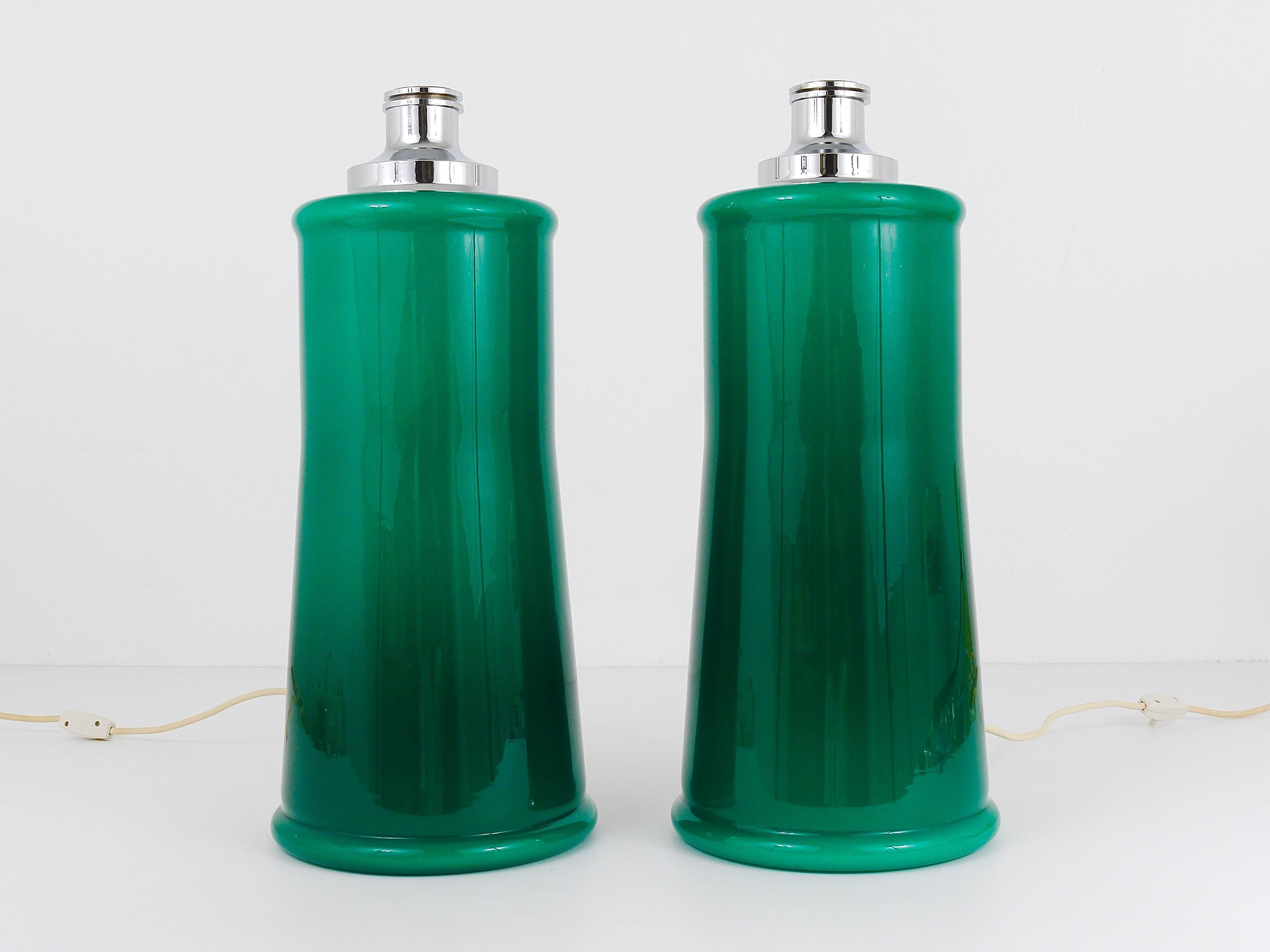 A Pair of Large Green Murano Glass Side or Table Lamps, Italy, 1960s For Sale 1