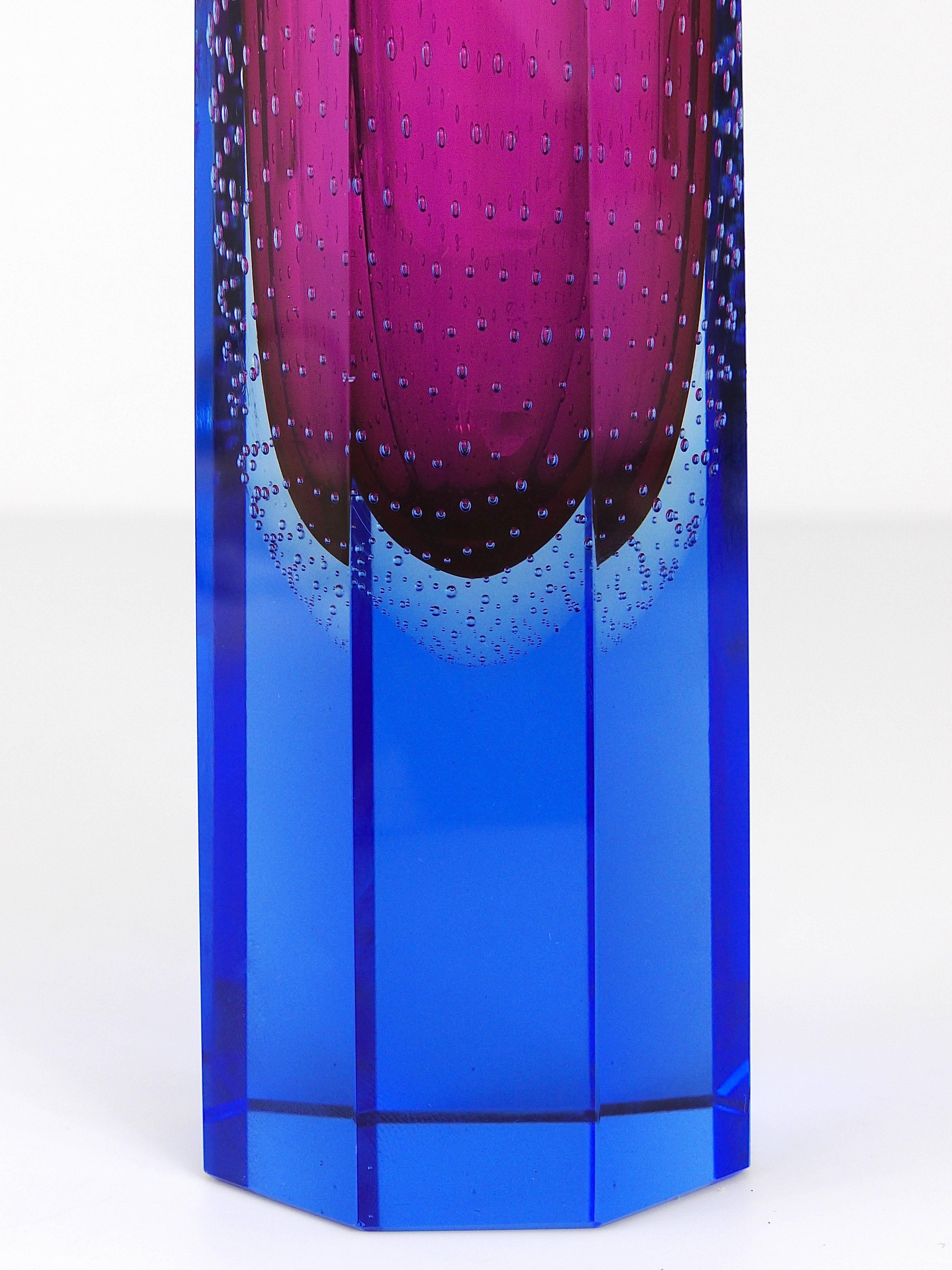 Mid-Century Modern Beautiful Art Glass Vase by Atelier Exbor, Czechoslovakia, 1950s