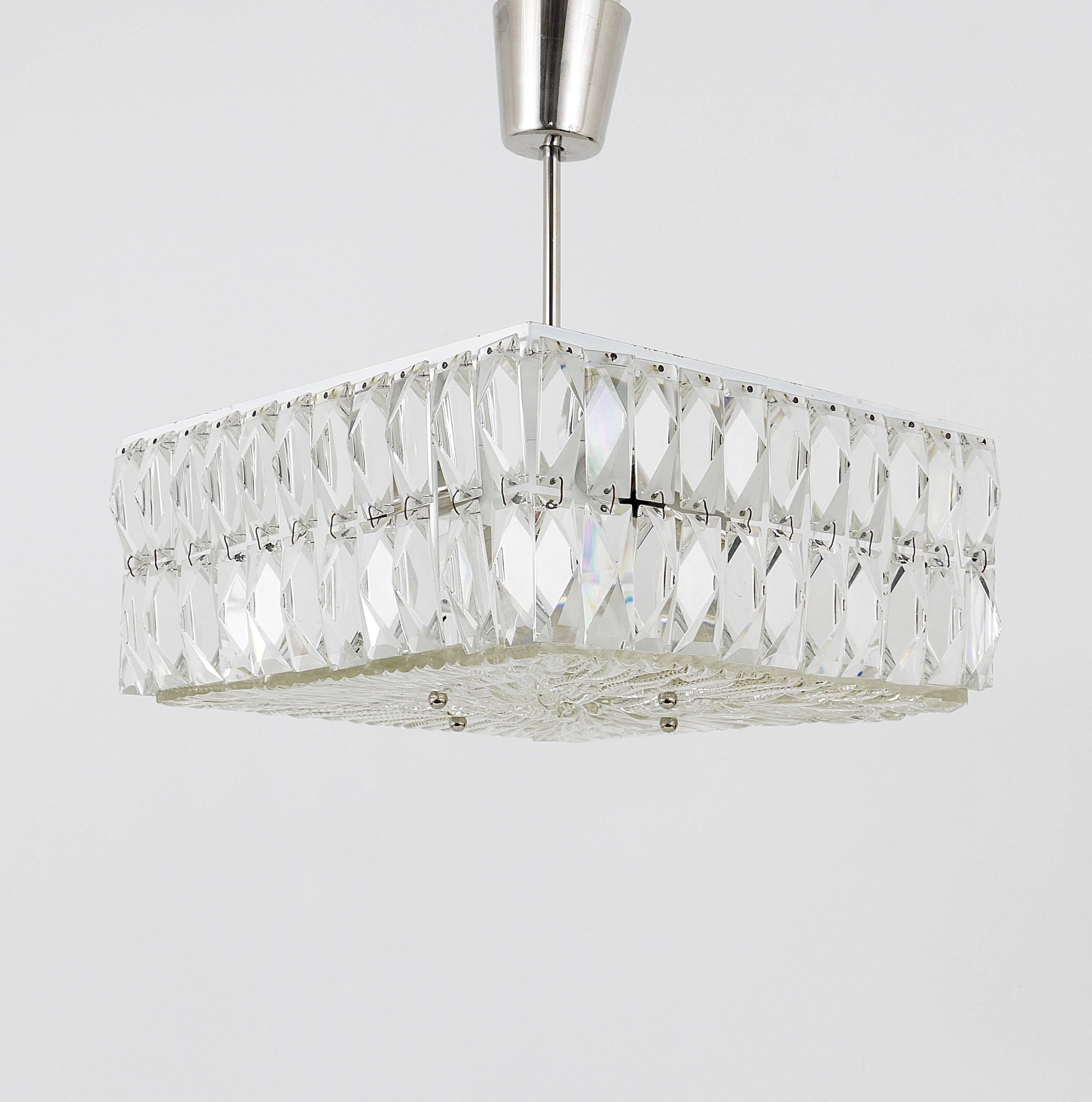 Bakalowits Vienna Midcentury Faceted Crystals Chandelier, Austria, 1960s For Sale 1