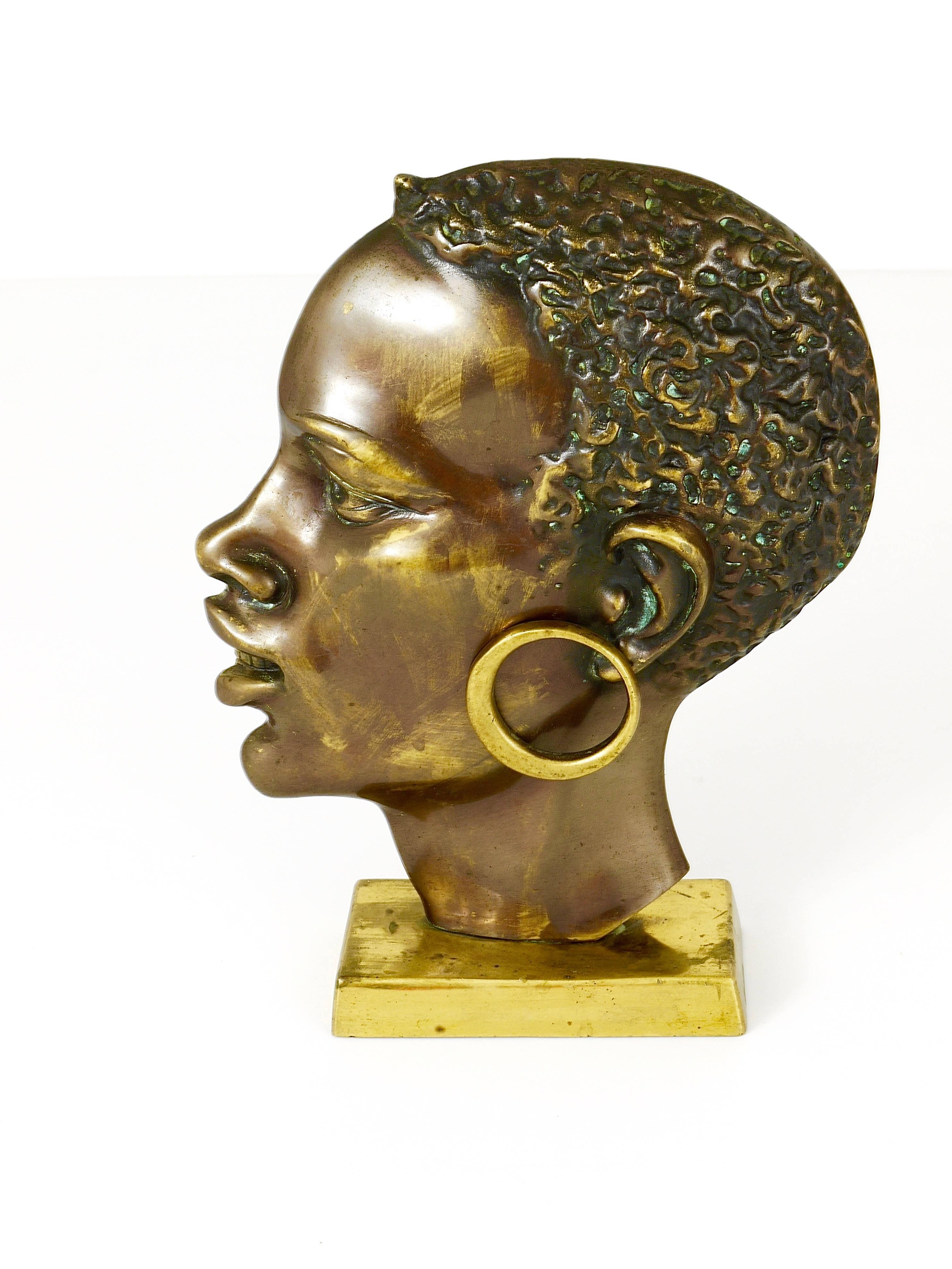 Mid-Century Modern Beautiful Brass Bust of an African Woman in the Manner Hagenauer, Austria, 1950s For Sale