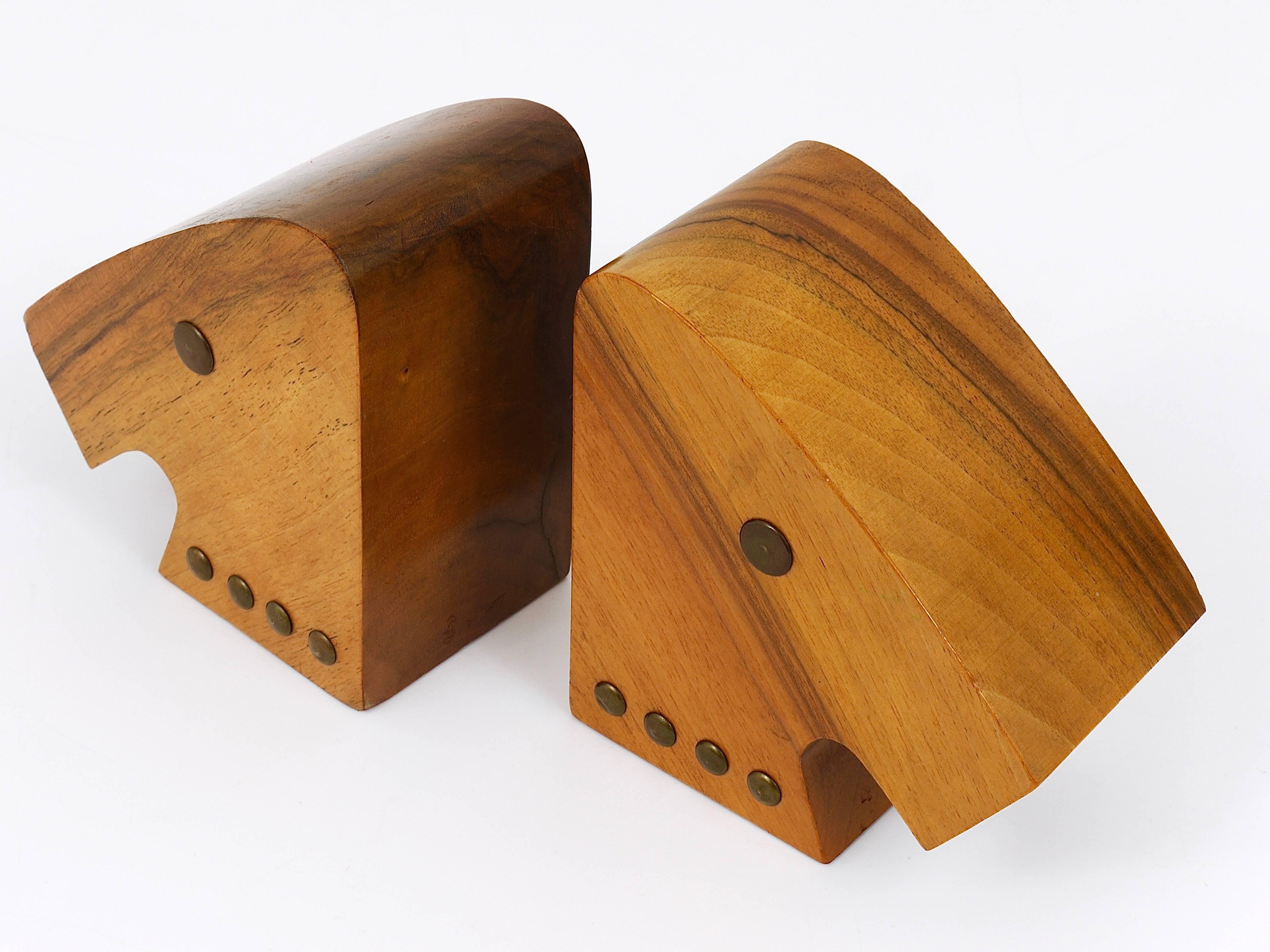 Hagenauer Style Horse Bust Bookends, Walnut and Brass, Austria, ca. 1940s 1
