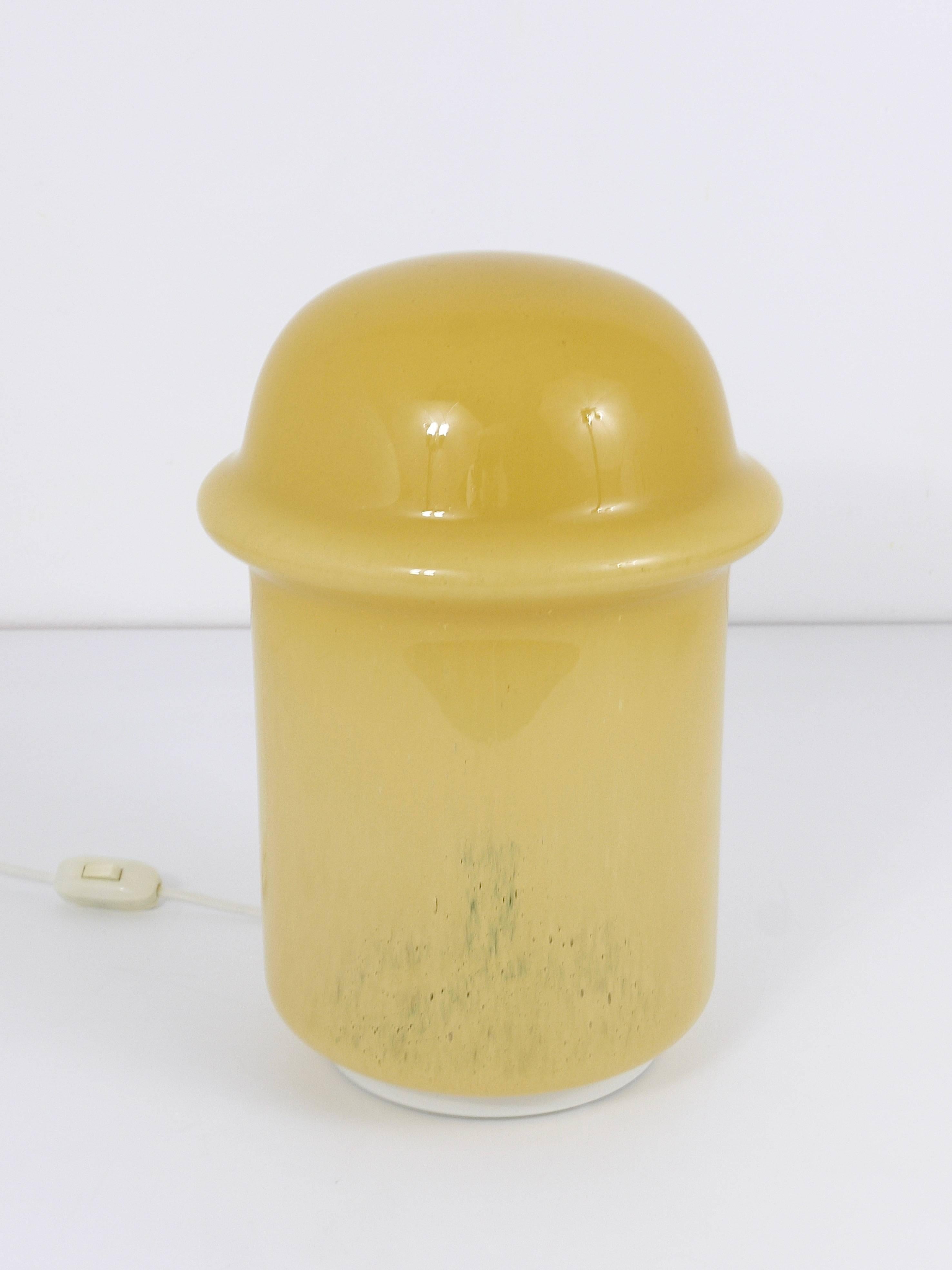 Mid-Century-Beistellleuchte in Pilzglas mit Pilzmotiv im Mazzega-Stil, Italien, 1960er Jahre (Moderne der Mitte des Jahrhunderts) im Angebot