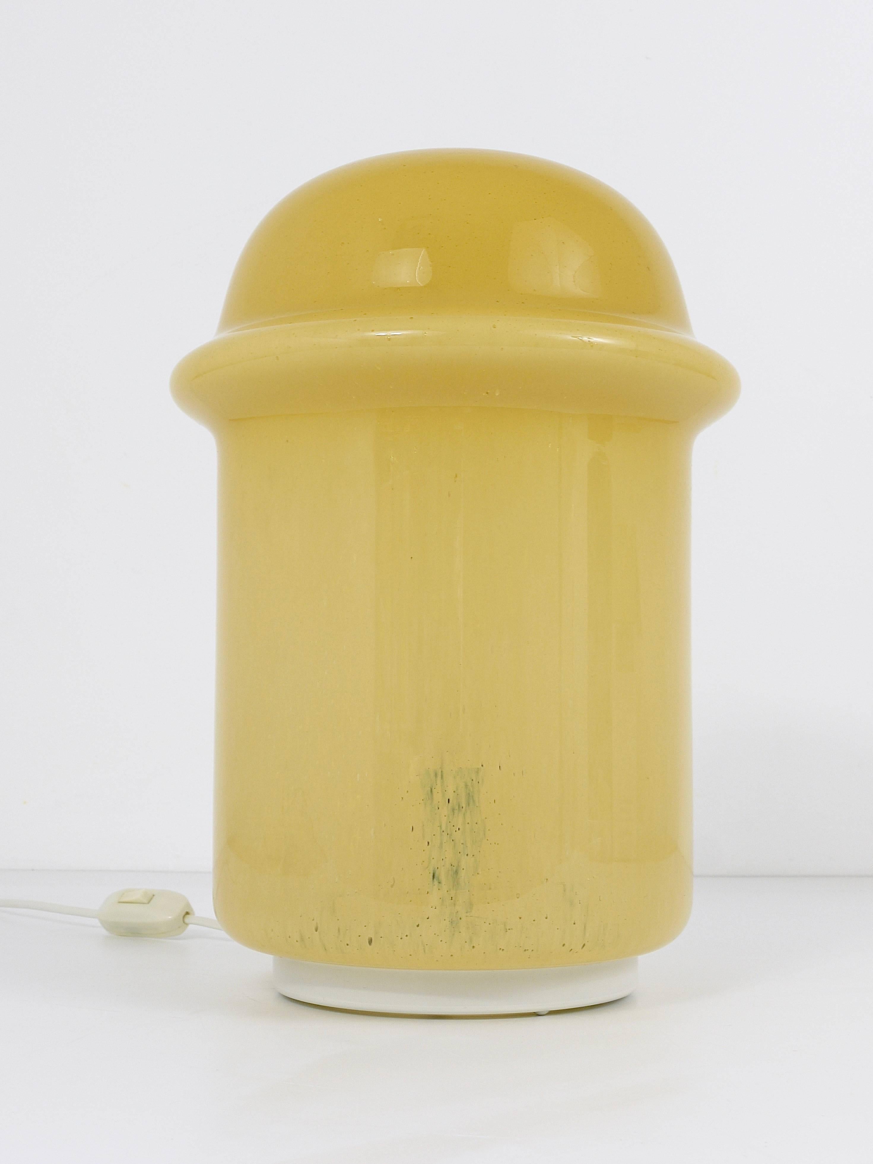 Mid-Century-Beistellleuchte in Pilzglas mit Pilzmotiv im Mazzega-Stil, Italien, 1960er Jahre im Zustand „Hervorragend“ im Angebot in Vienna, AT