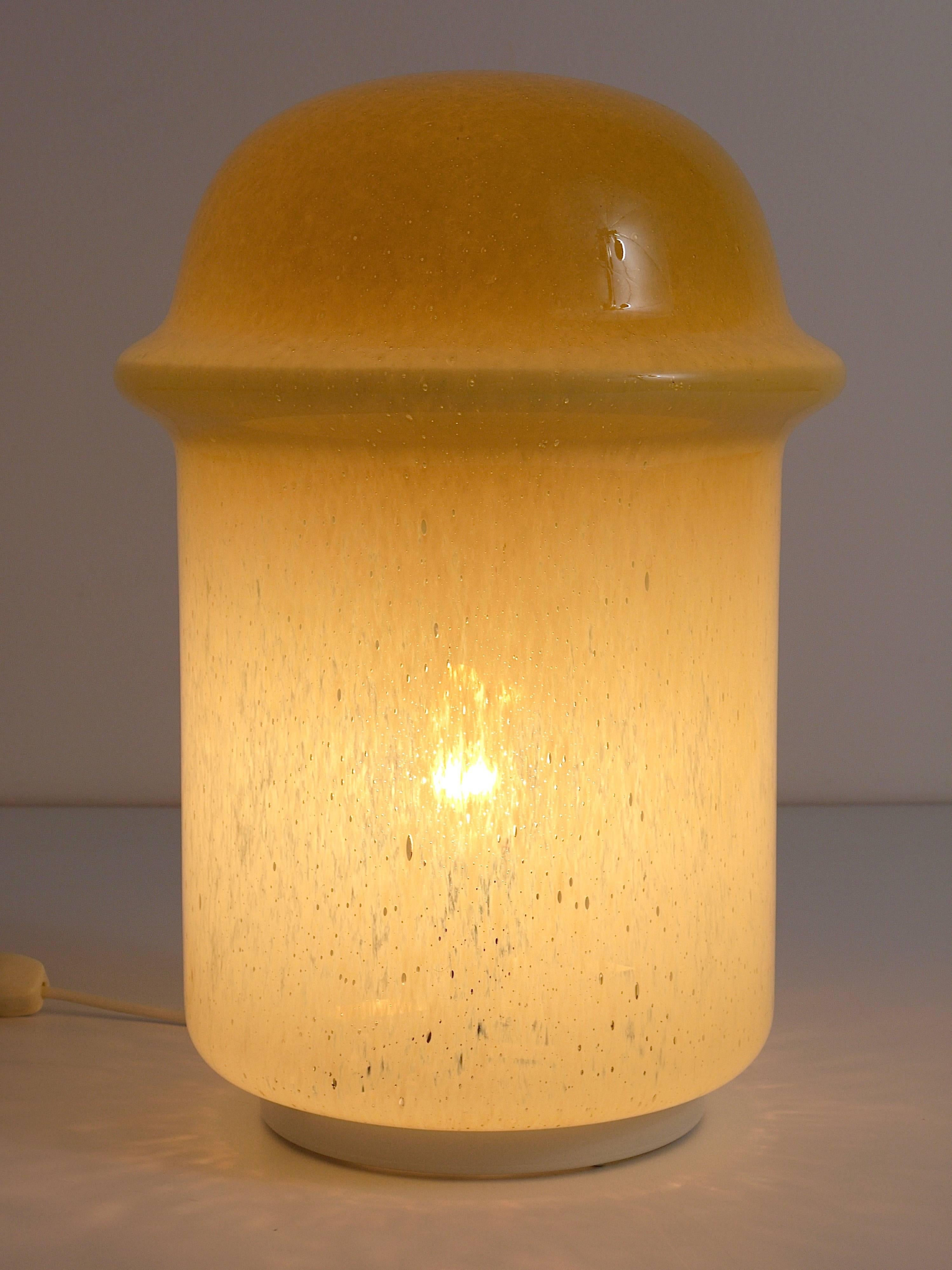Mazzega Style Mid-Century Bubble Glass Mushroom Table Side Lamp, Italy, 1960s For Sale 1