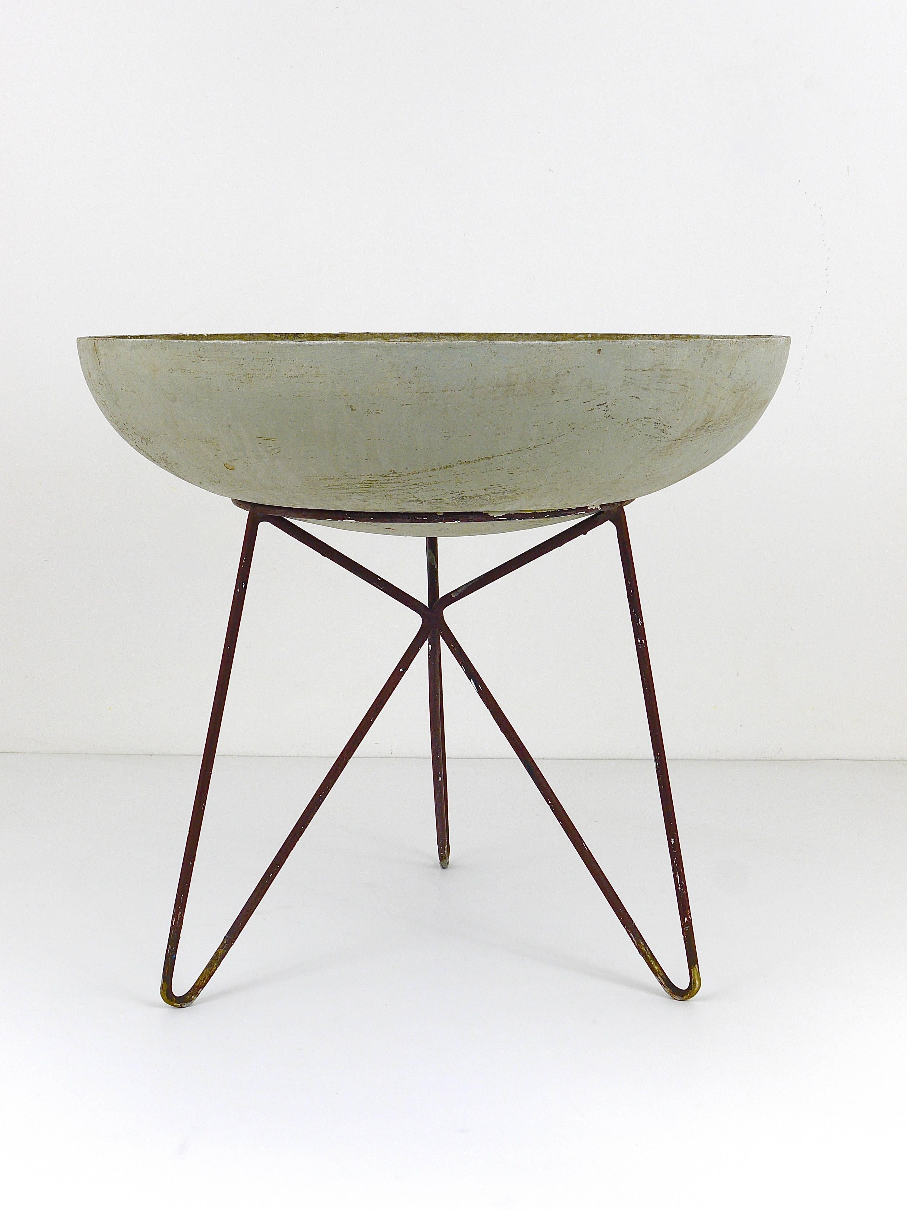 Willy Guhl Mid-Century Bowl Planter with Tripod Base, Eternit, Switzerland, 1950 2