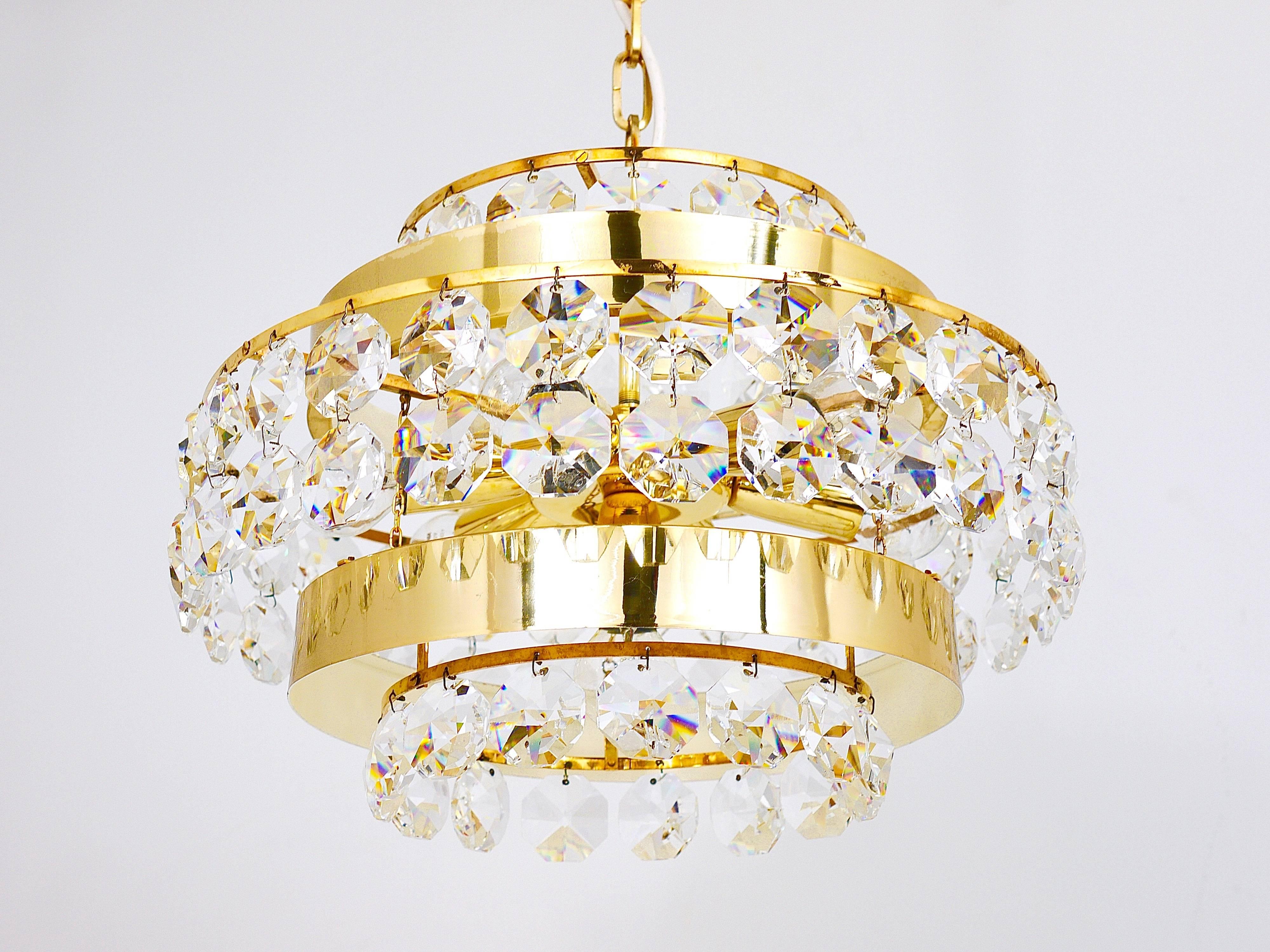 20th Century Bakalowits Vienna Gold-Plated Brass & Diamond Crystals Chandelier, Austria, 1970 For Sale