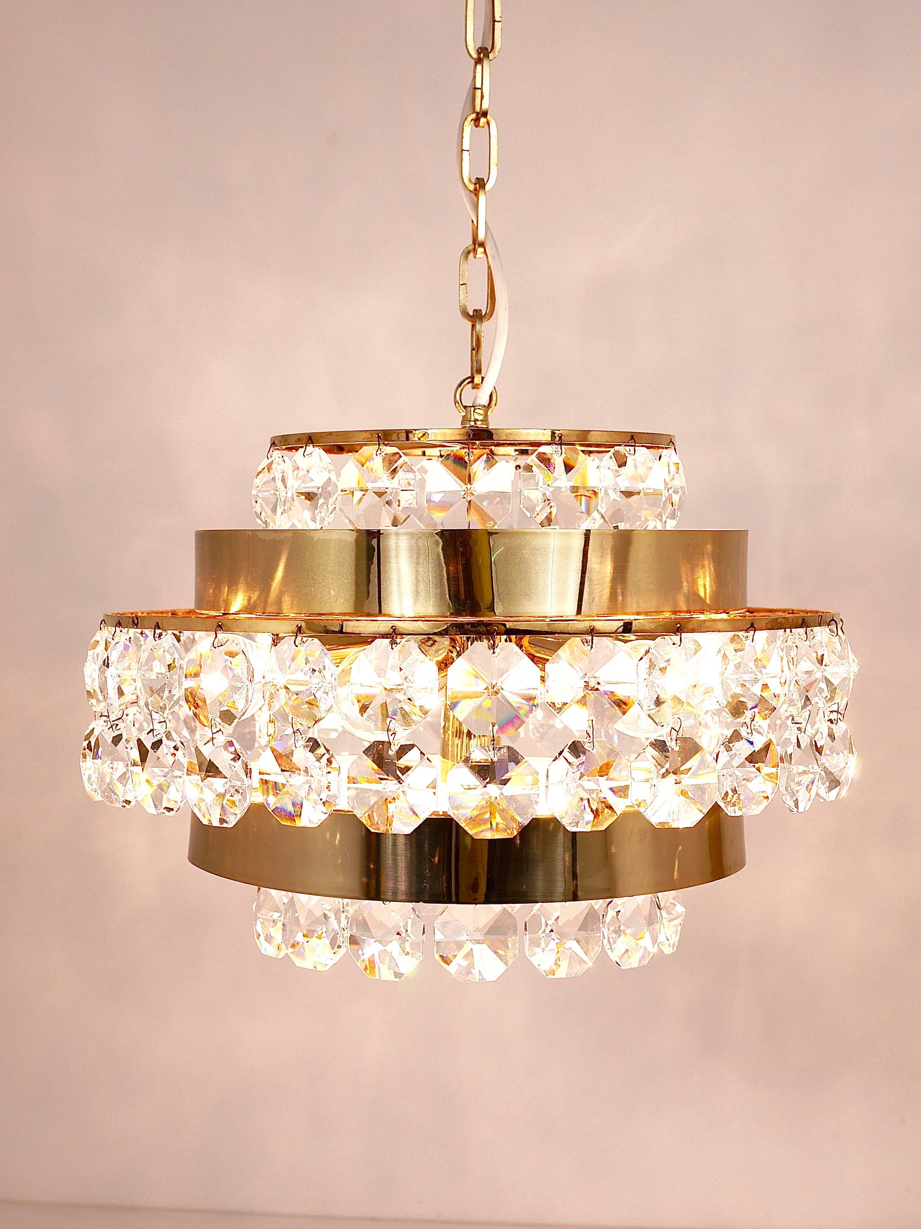 Mid-Century Modern Bakalowits Vienna Gold-Plated Brass & Diamond Crystals Chandelier, Austria, 1970 For Sale