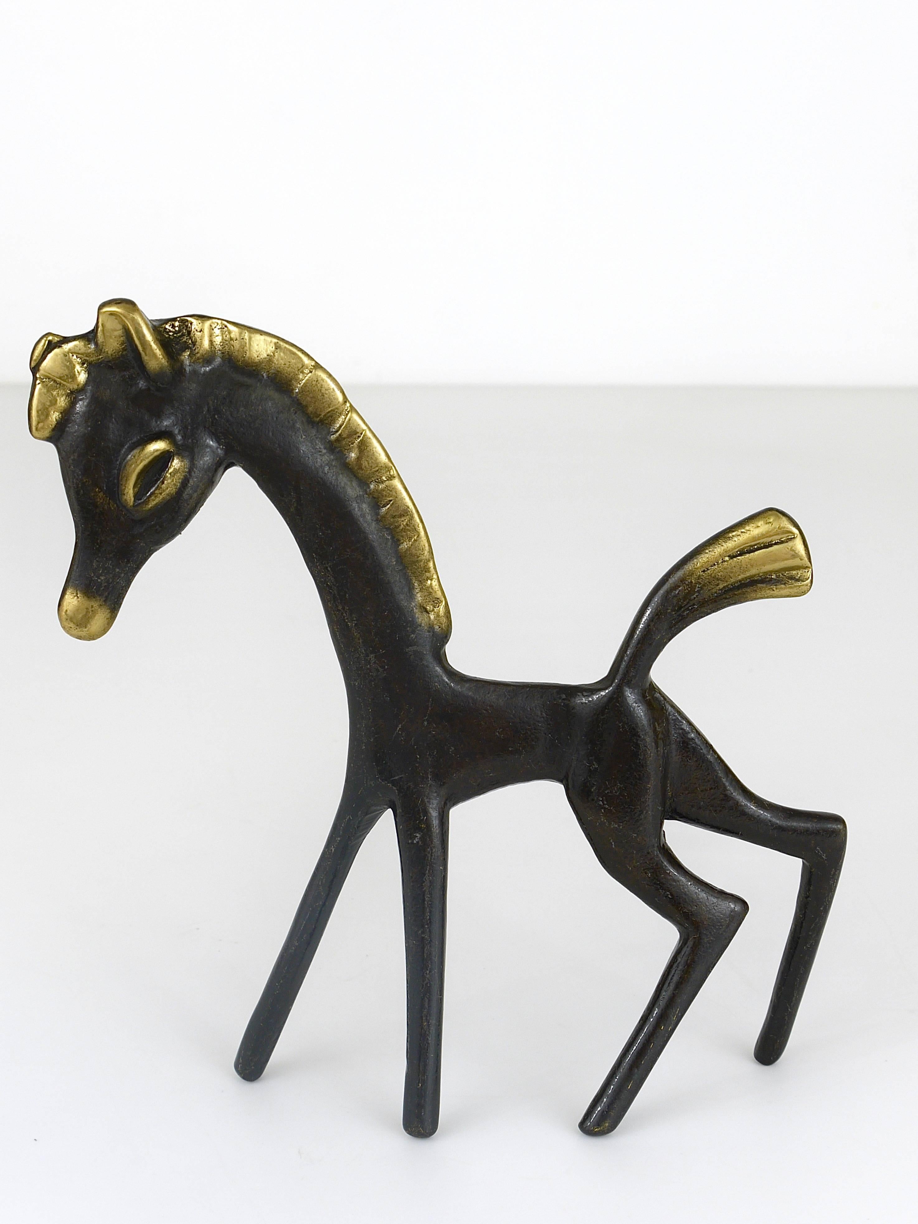 A charming, big and solid Mid-Century horse foal figurine, made of brass. A very humorous design by Walter Bosse, executed by Baller Austria in the 1950s. In excellent condition. We offer more Walter Bosse brass objects in our other listings.