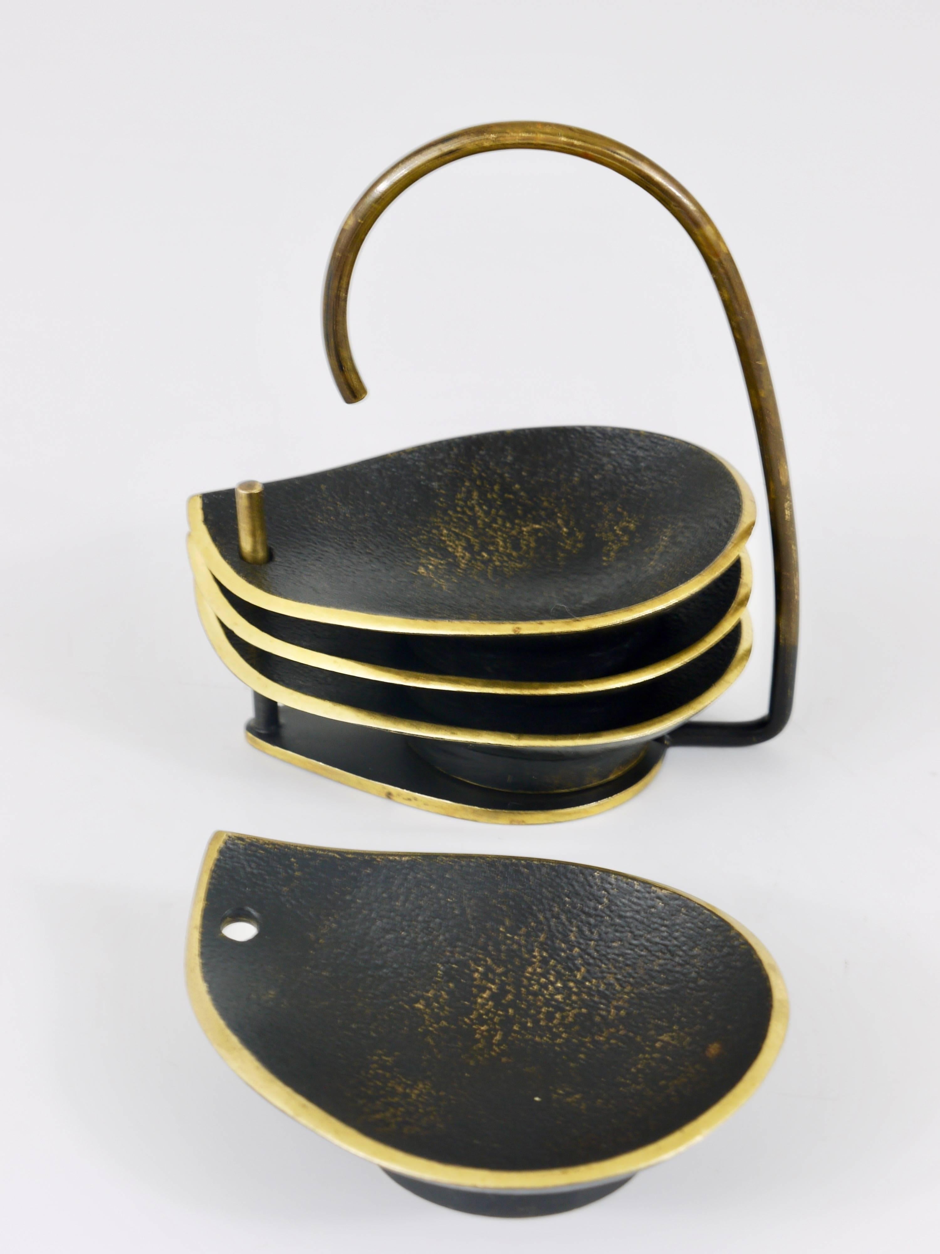 Set of Four Stackable Mid-Century Drop-Shaped Brass Ashtrays with Stand, Austria 3